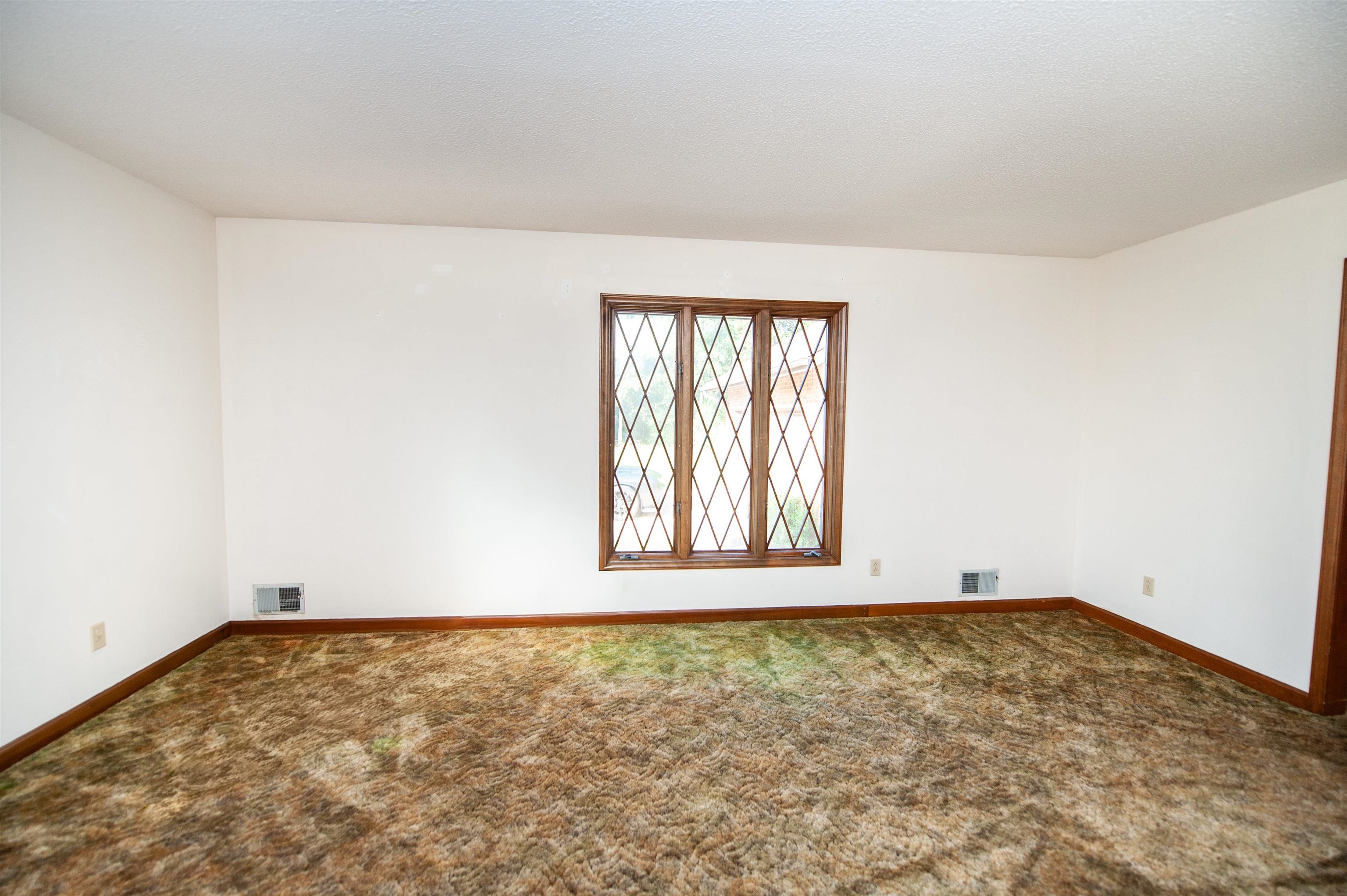 32 Nichols Drive Property Photo 5