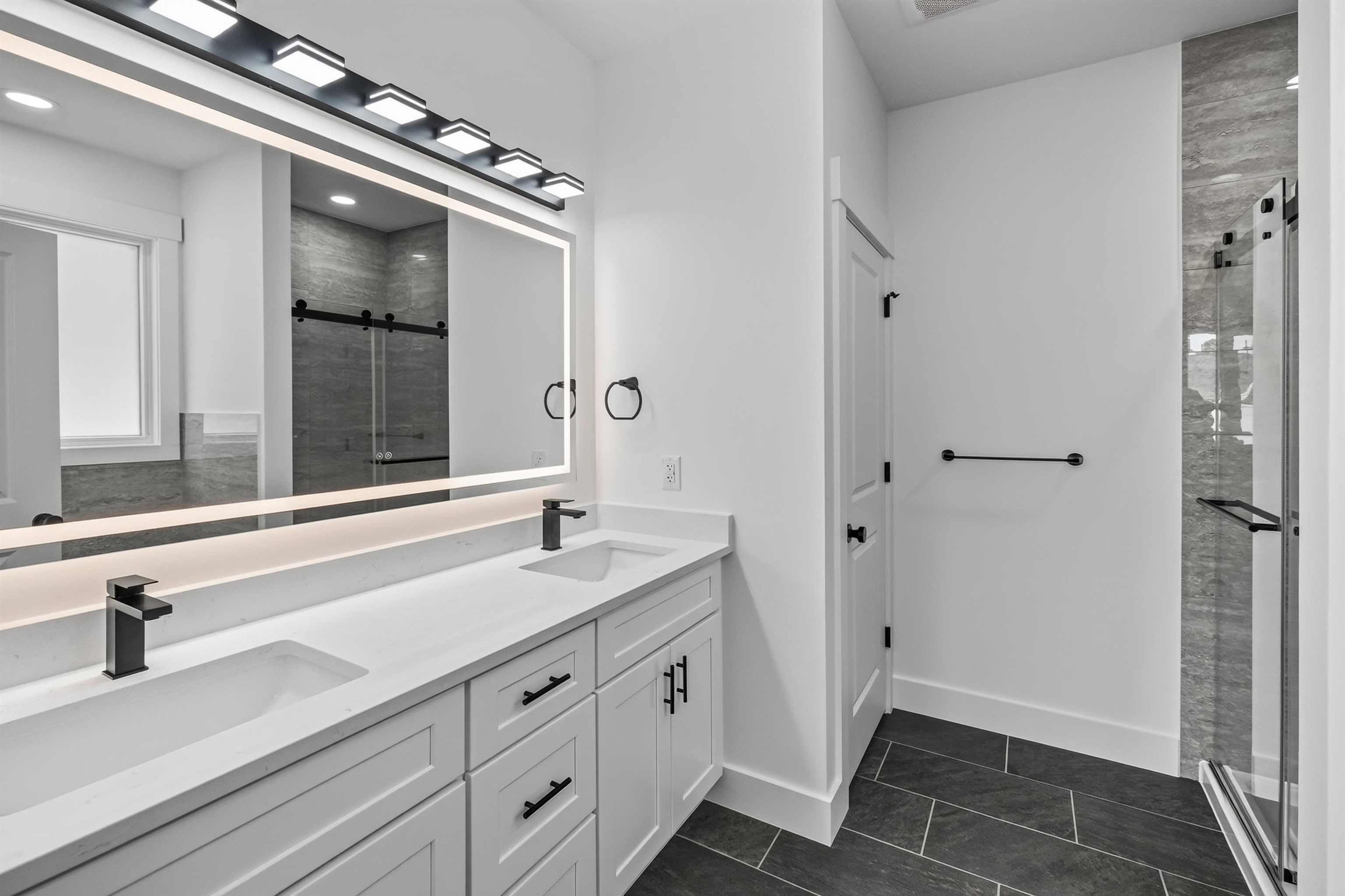 108 Houndsear Trail Property Photo 10