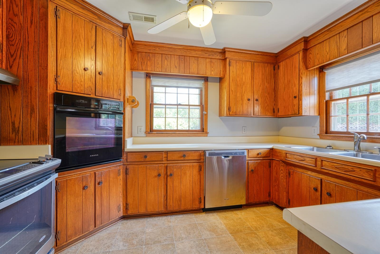 103 Pinetree Circle Property Photo 14