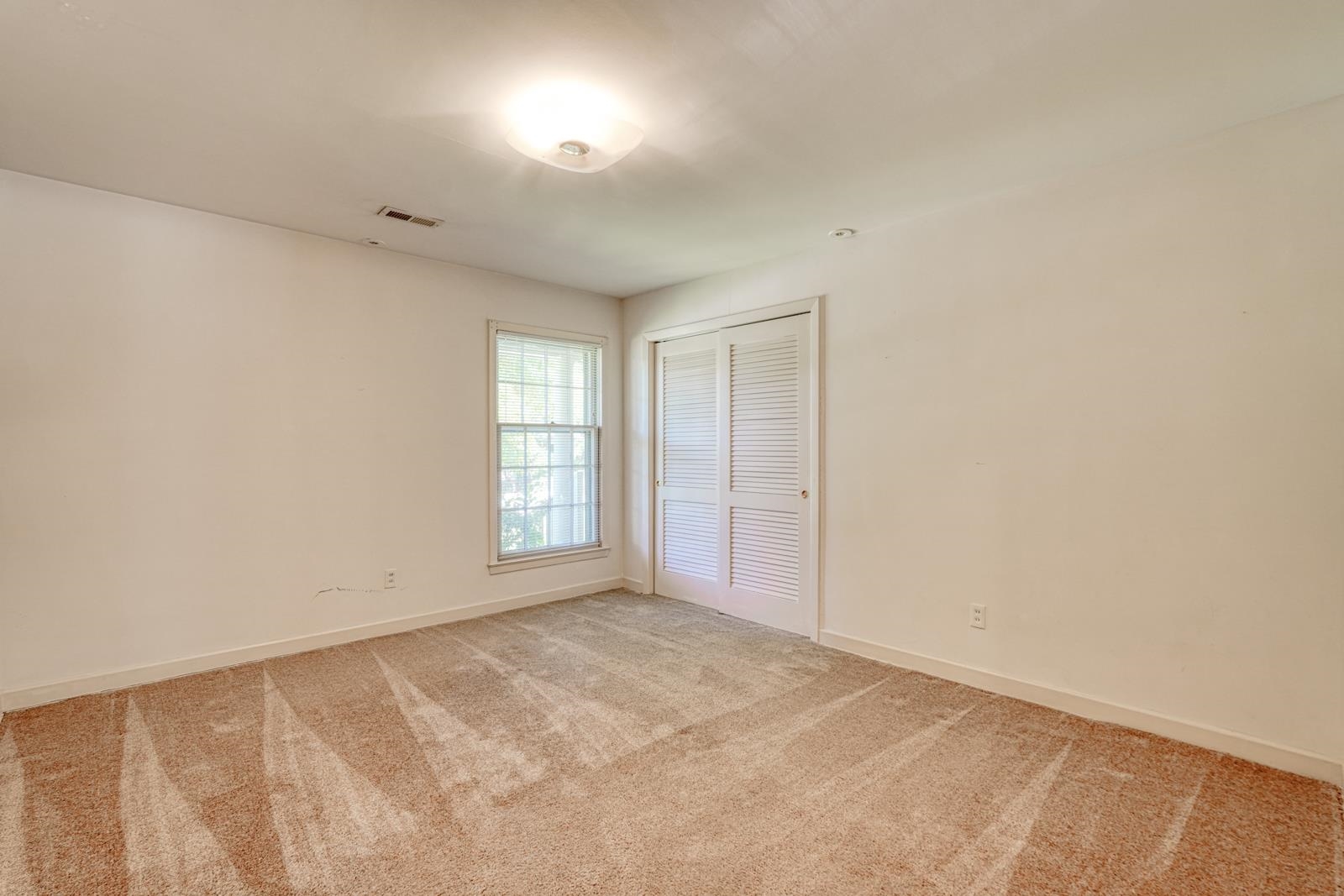 103 Pinetree Circle Property Photo 34