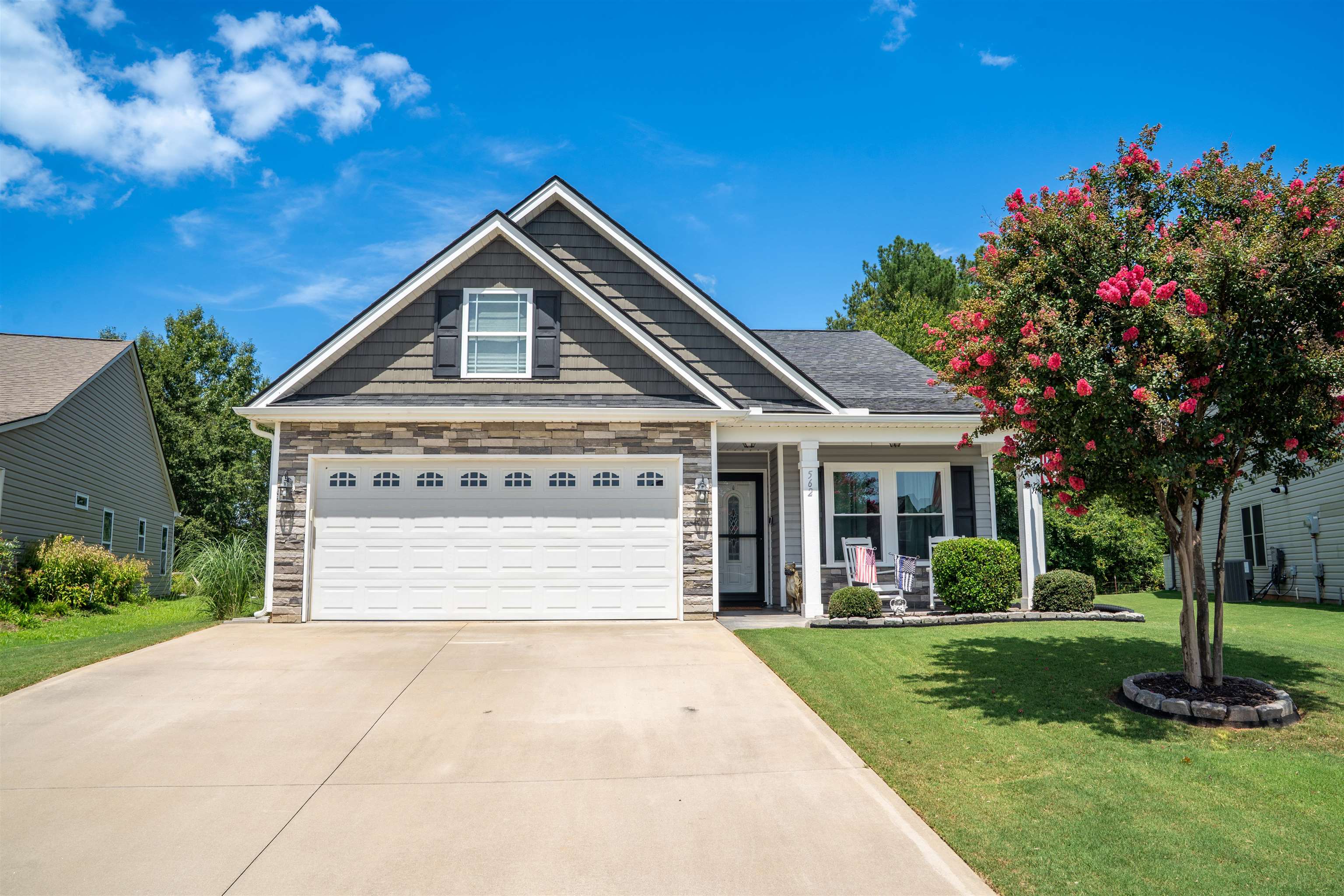 562 Ridgeville Crossing Drive Property Photo 1