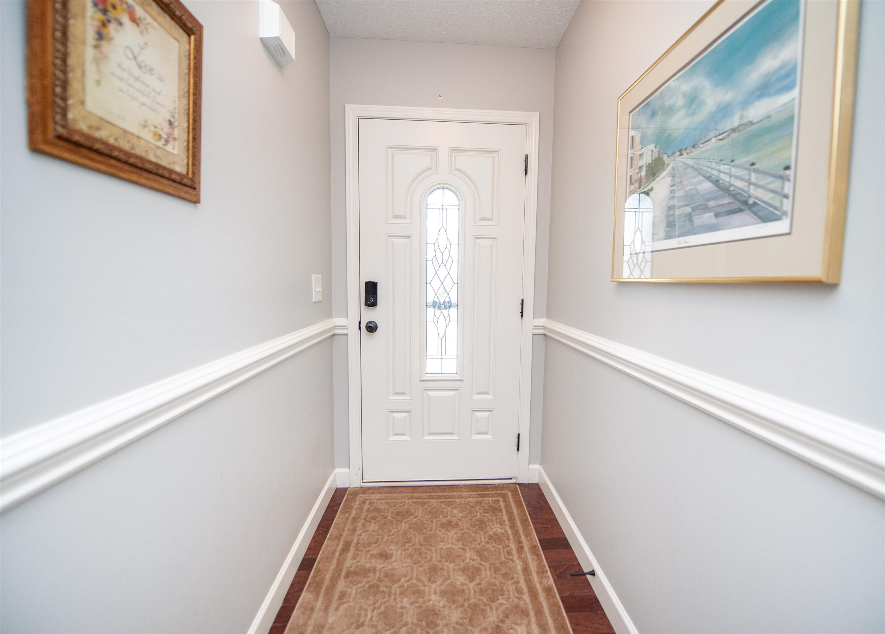562 Ridgeville Crossing Drive Property Photo 3