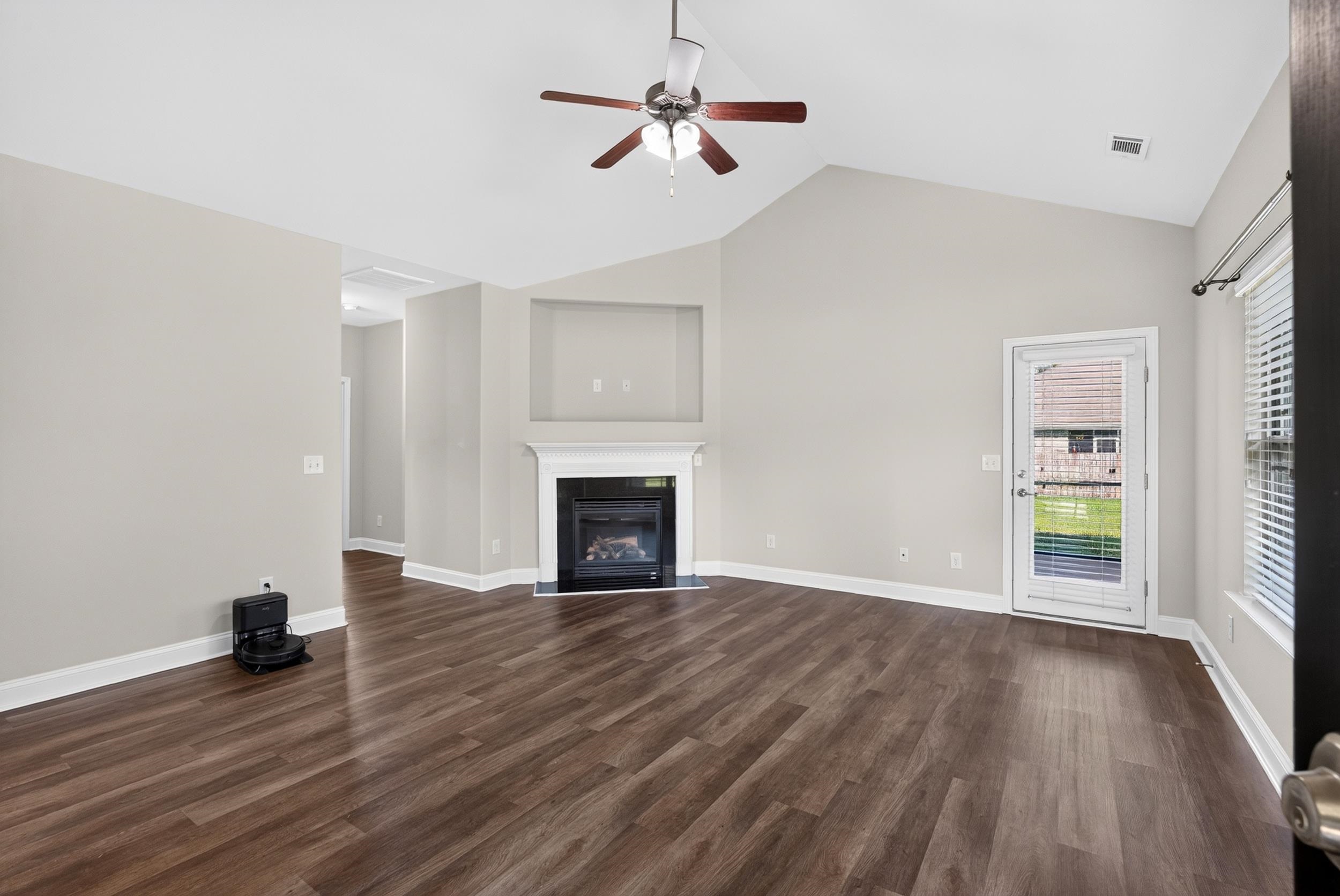 640 Flintrock Drive Property Photo 4