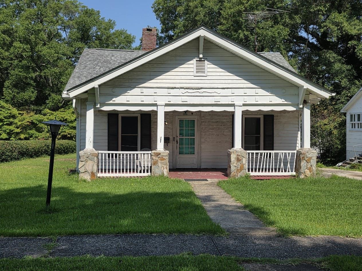 324 Vernon St Property Photo 3