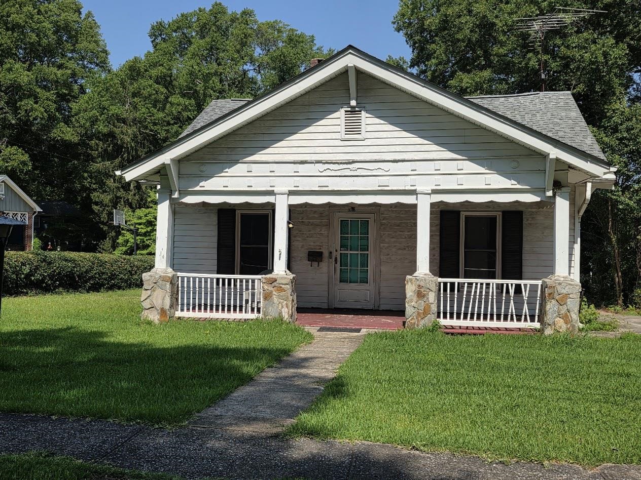 324 Vernon St Property Photo 4
