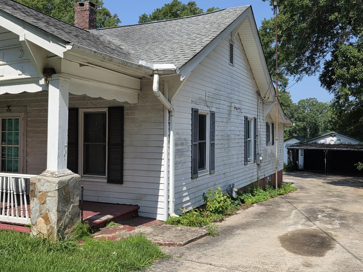 324 Vernon St Property Photo 5