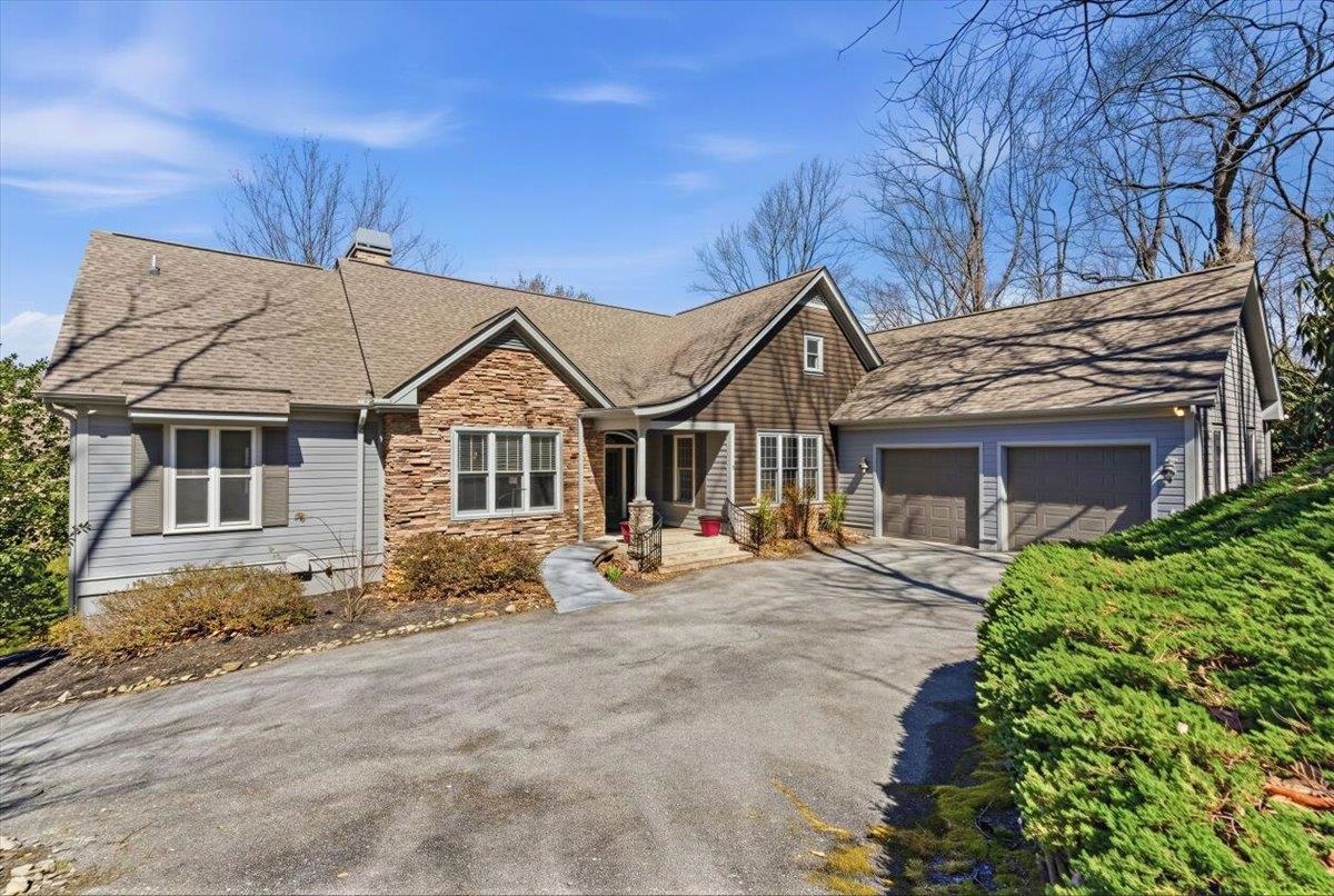 3 Rustic Court