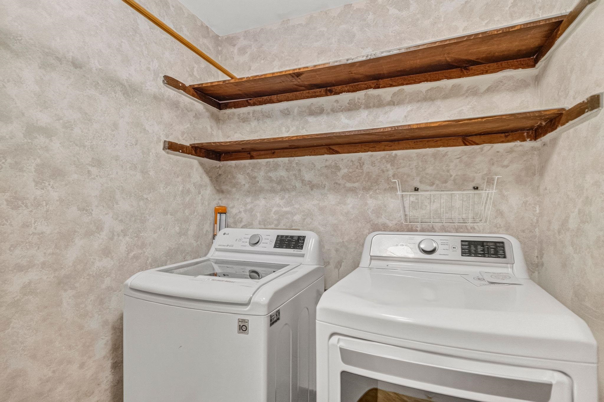204 Fernbrook Circle Property Photo 33