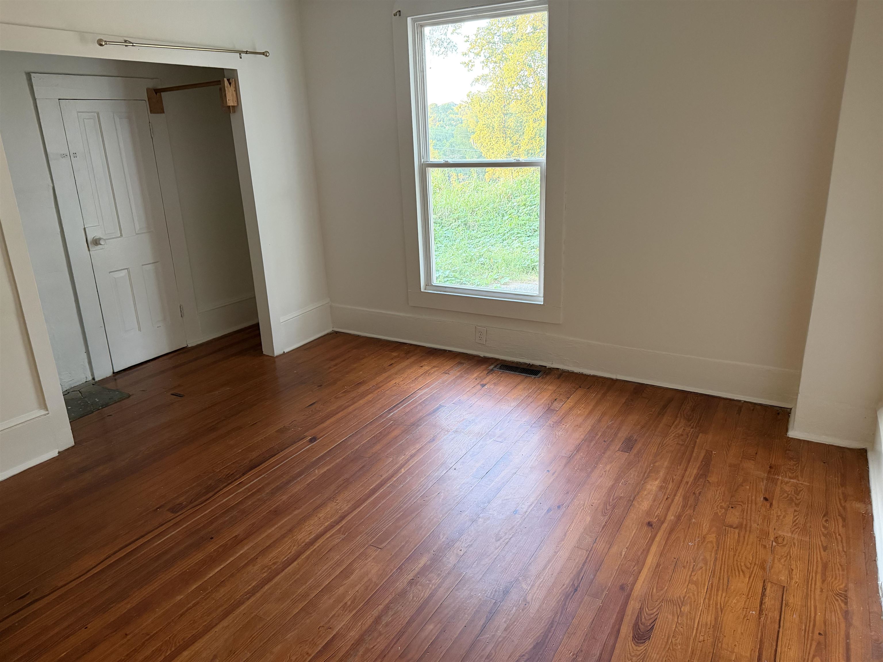 5 Arkmain St Street Property Photo 3