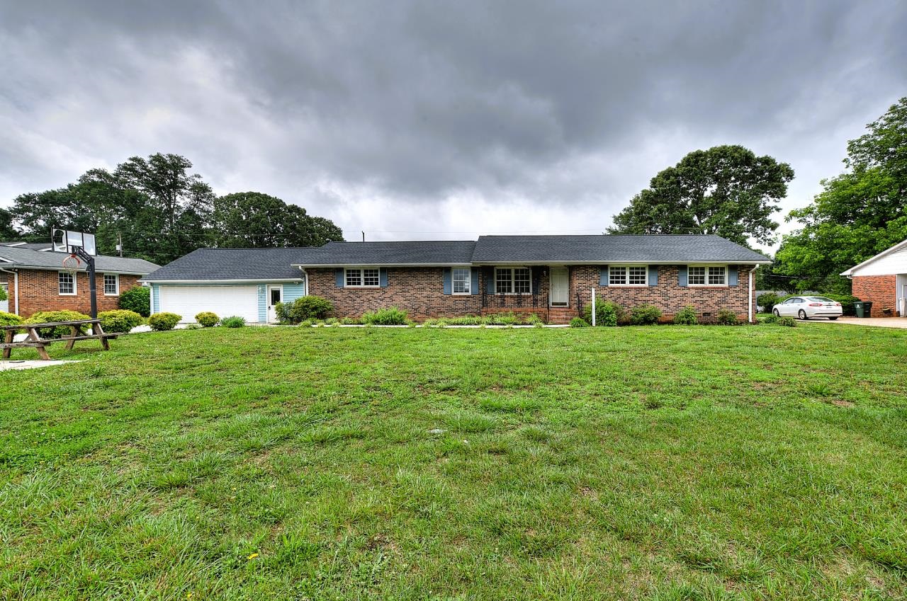 1195 Holly Springs Road Property Photo 2