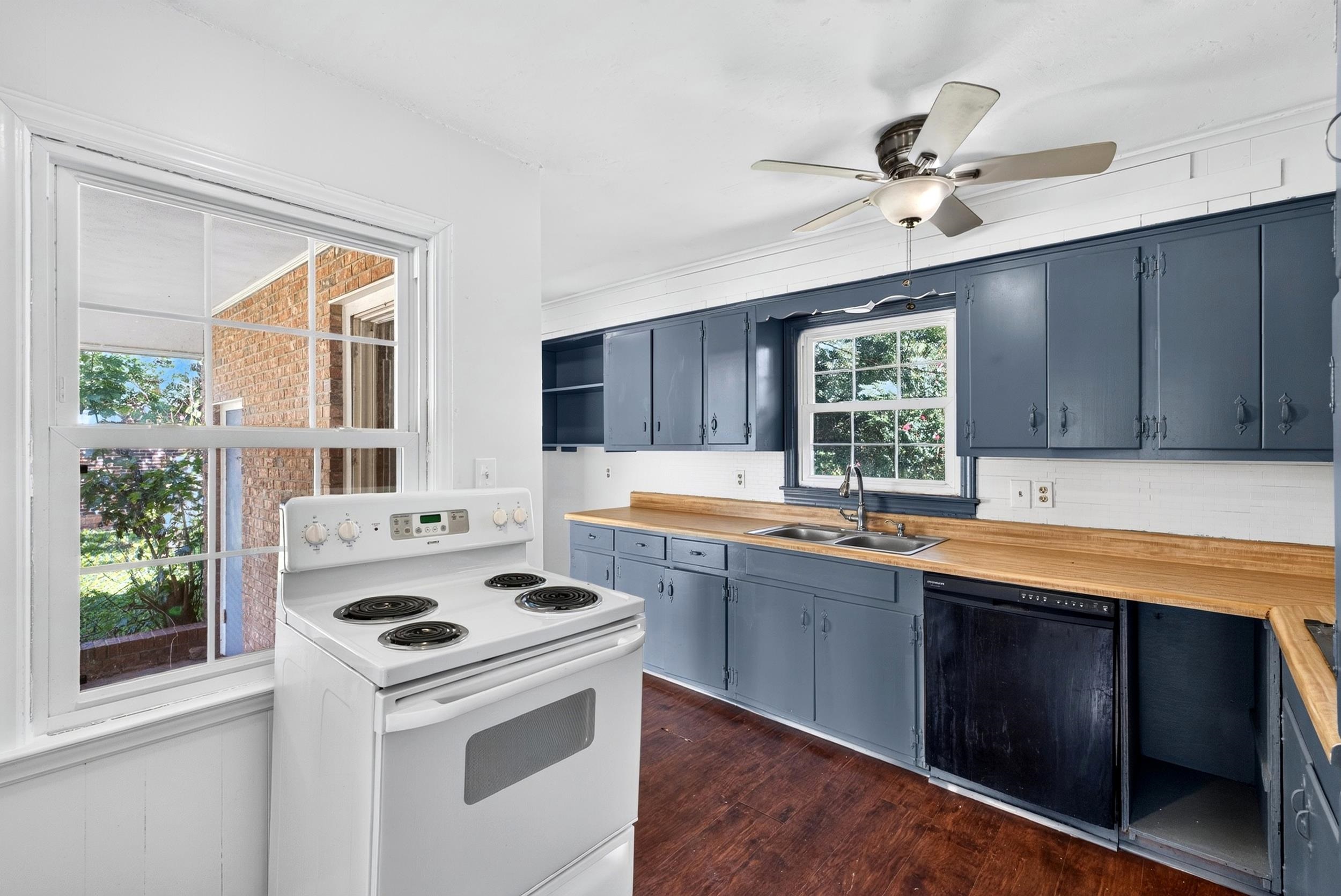 151 Woodhaven Drive Property Photo 4