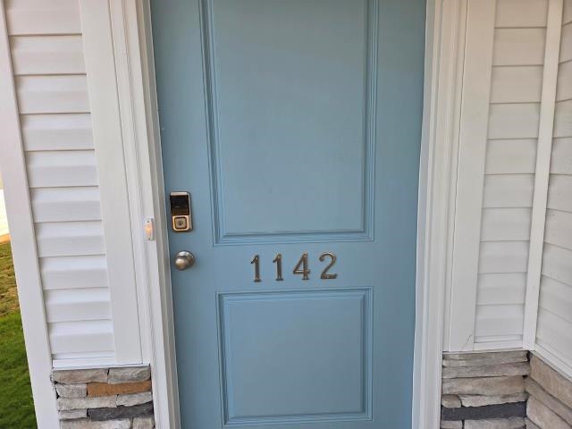 1142 Ogeechee Court Property Photo 9