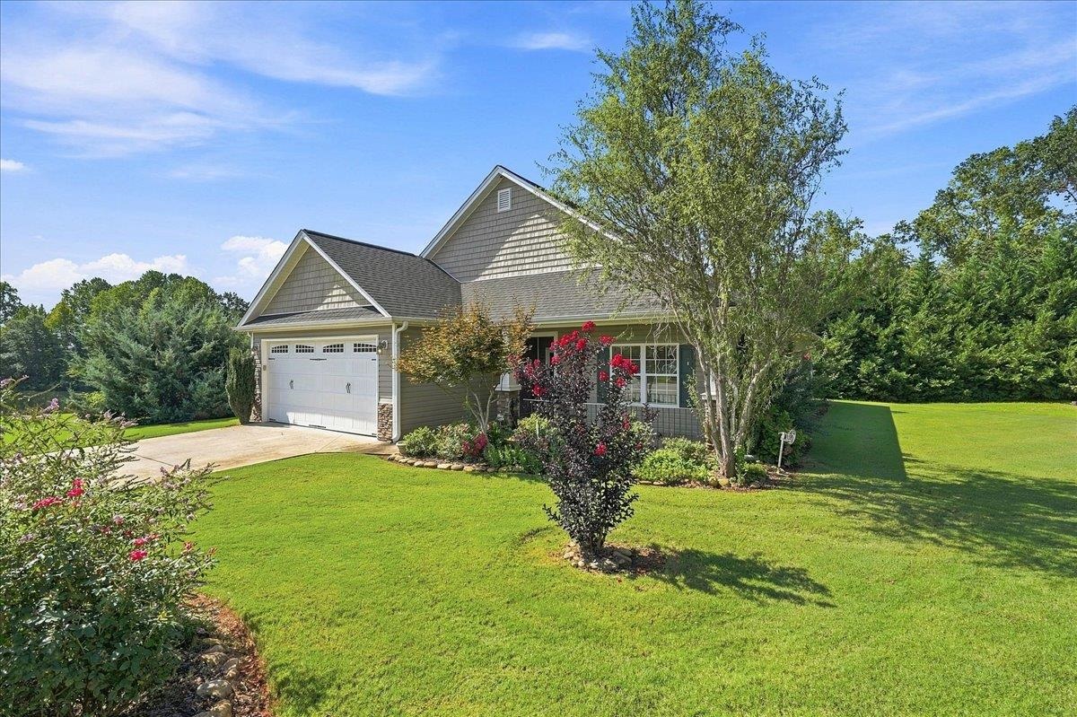 468 Brenda Way Property Photo 1