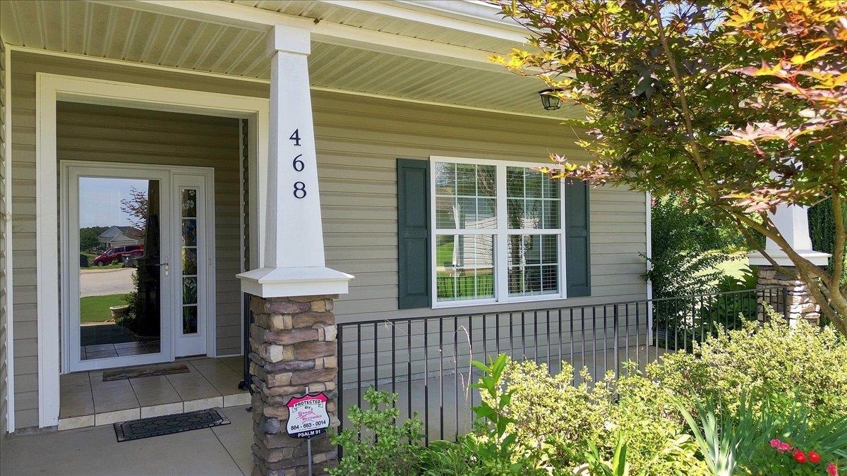 468 Brenda Way Property Photo 2