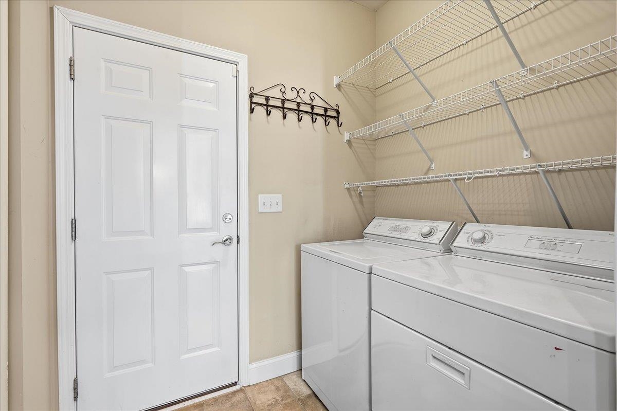 468 Brenda Way Property Photo 18