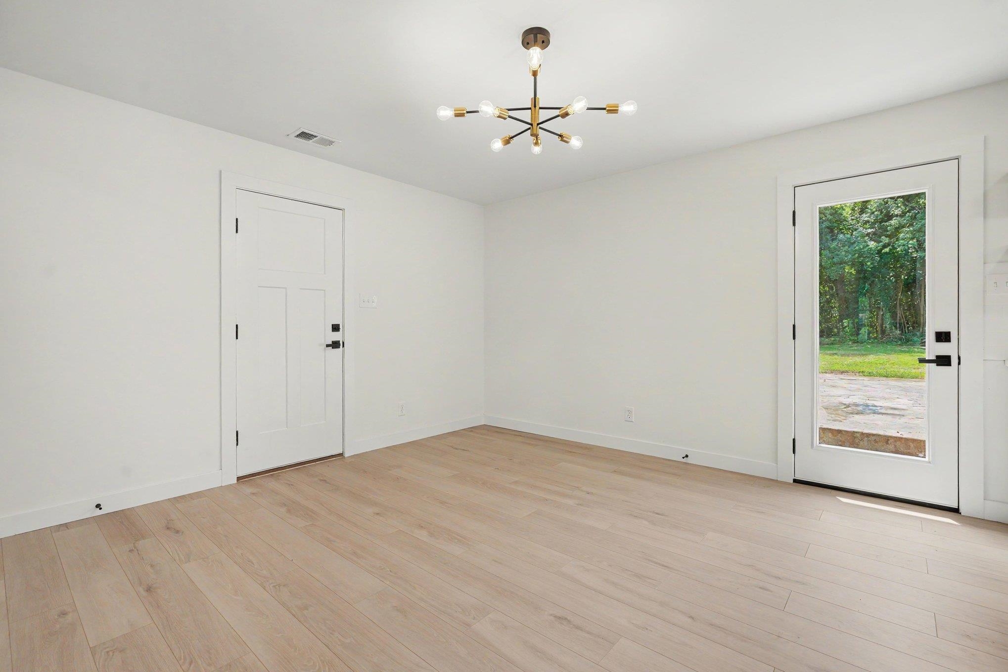 3035 Elmhurst Drive Property Photo 11