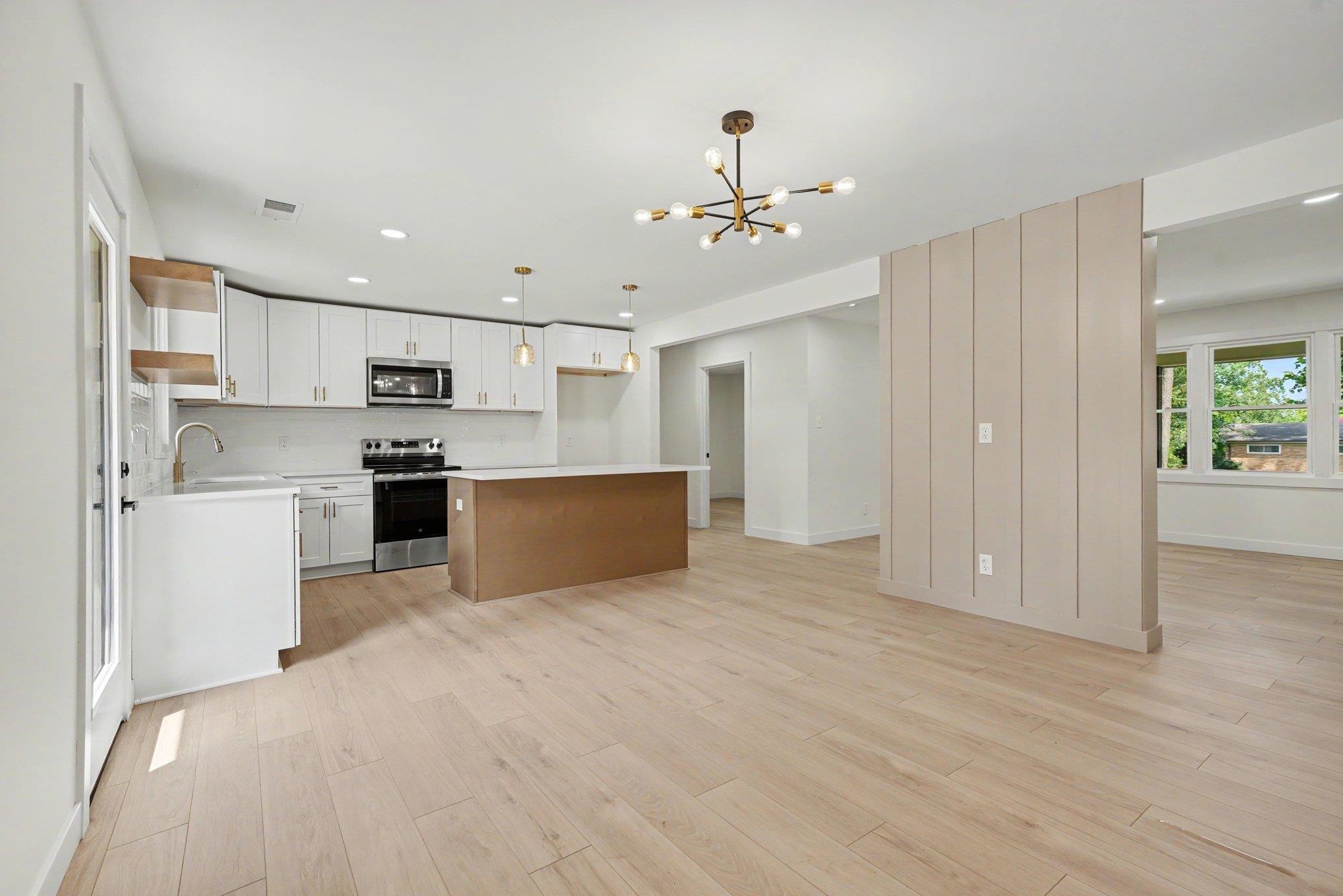 3035 Elmhurst Drive Property Photo 12