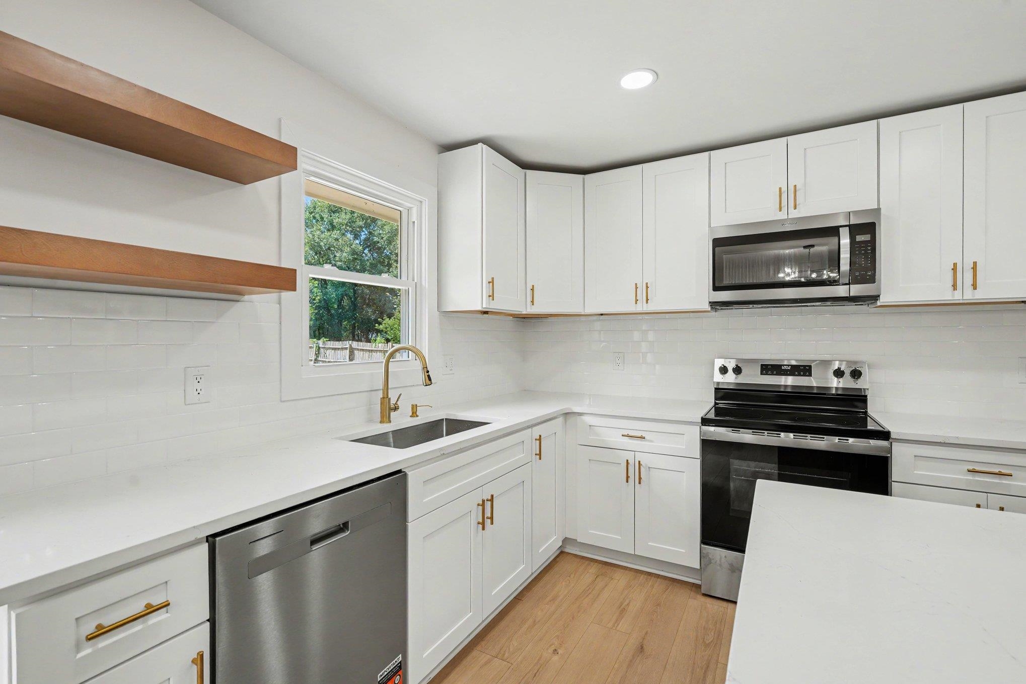 3035 Elmhurst Drive Property Photo 13