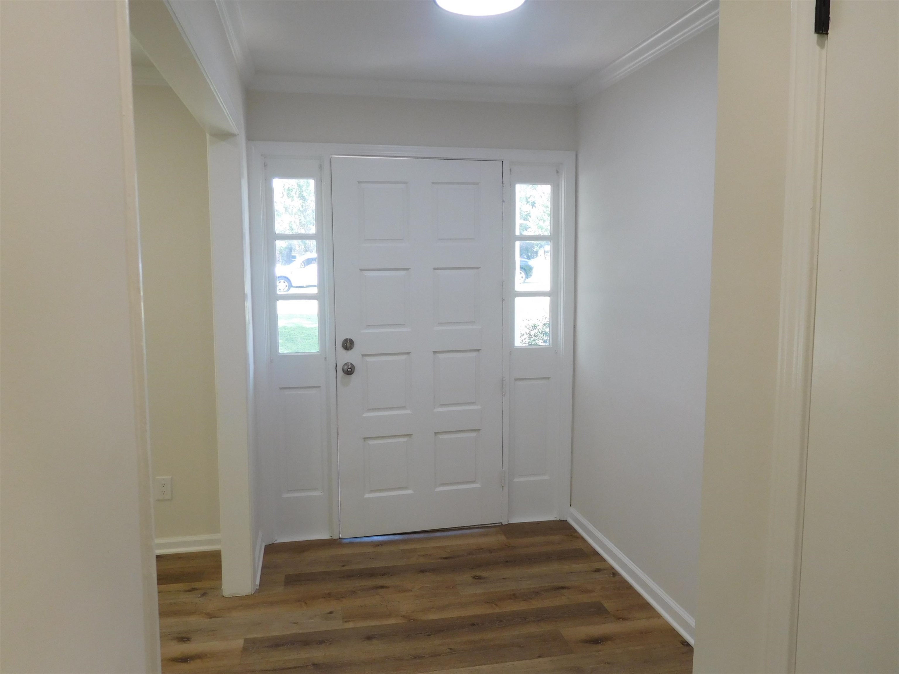110 Cambridge Circle Circle Property Photo 2