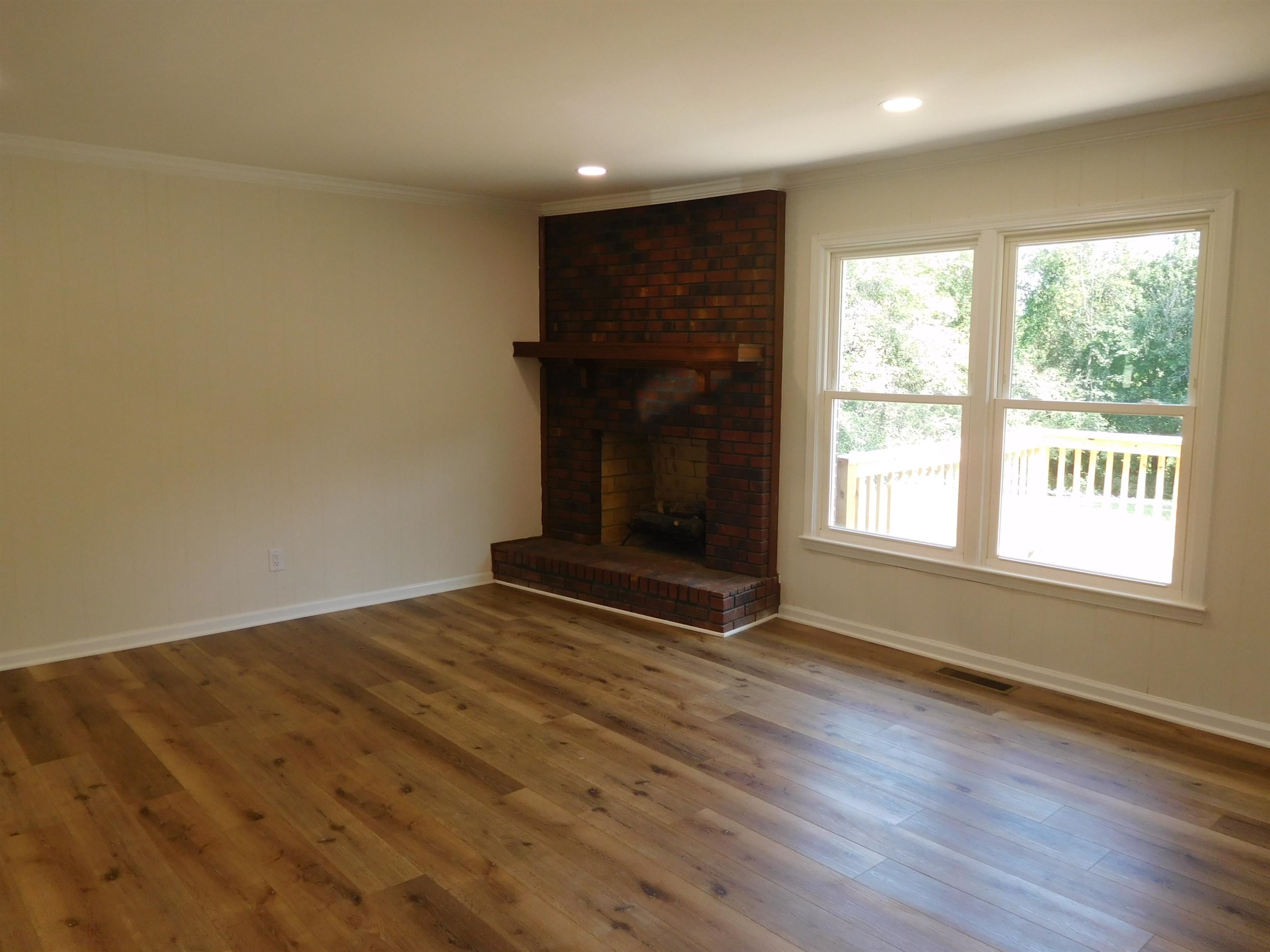 110 Cambridge Circle Circle Property Photo 5