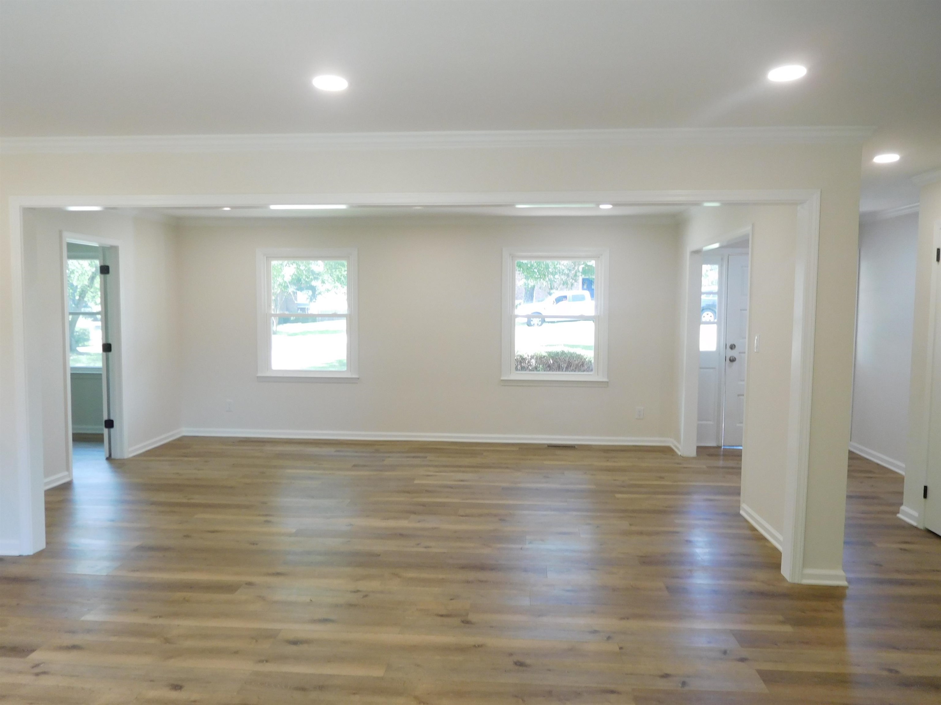 110 Cambridge Circle Circle Property Photo 6