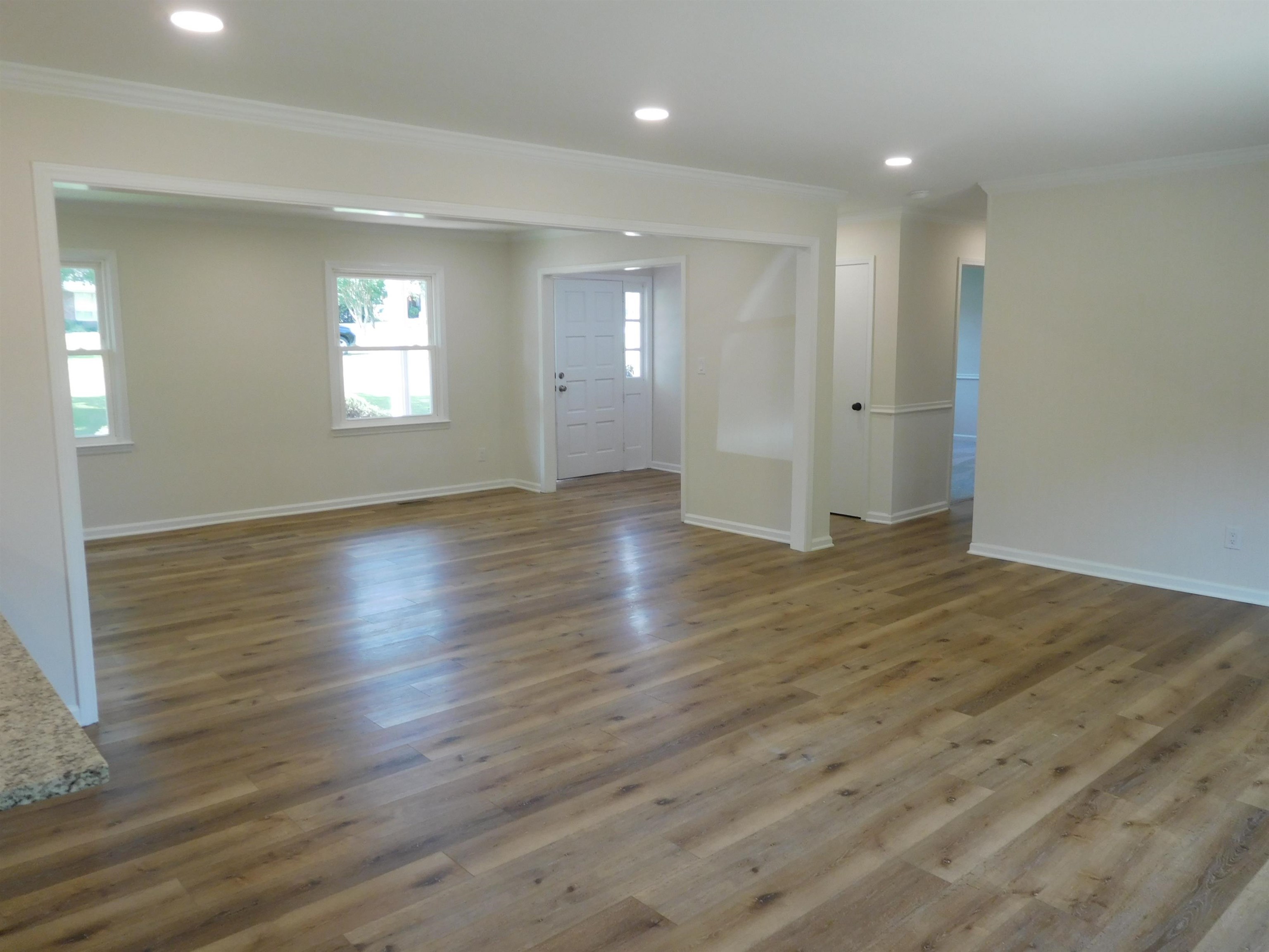 110 Cambridge Circle Circle Property Photo 7