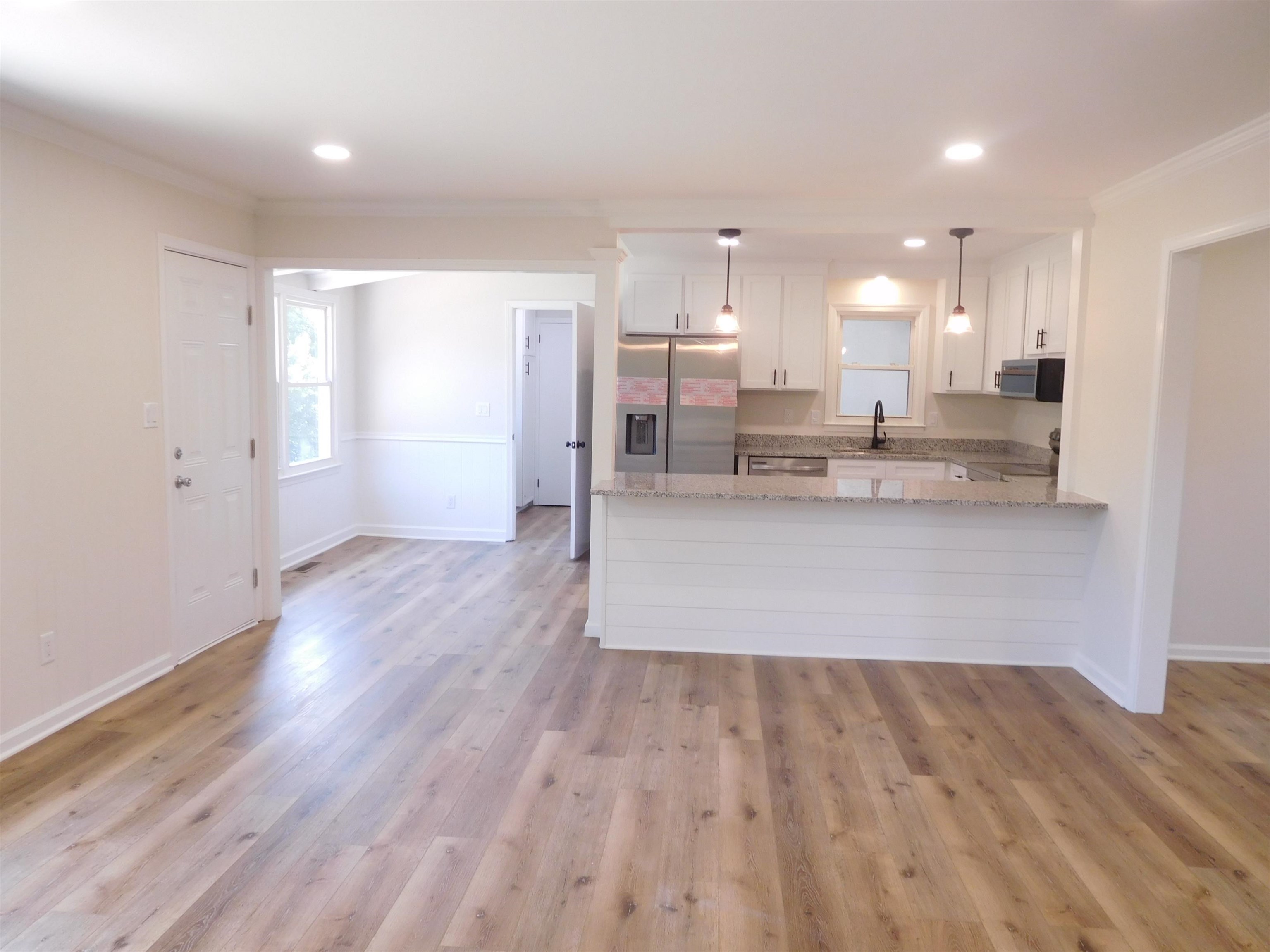 110 Cambridge Circle Circle Property Photo 8