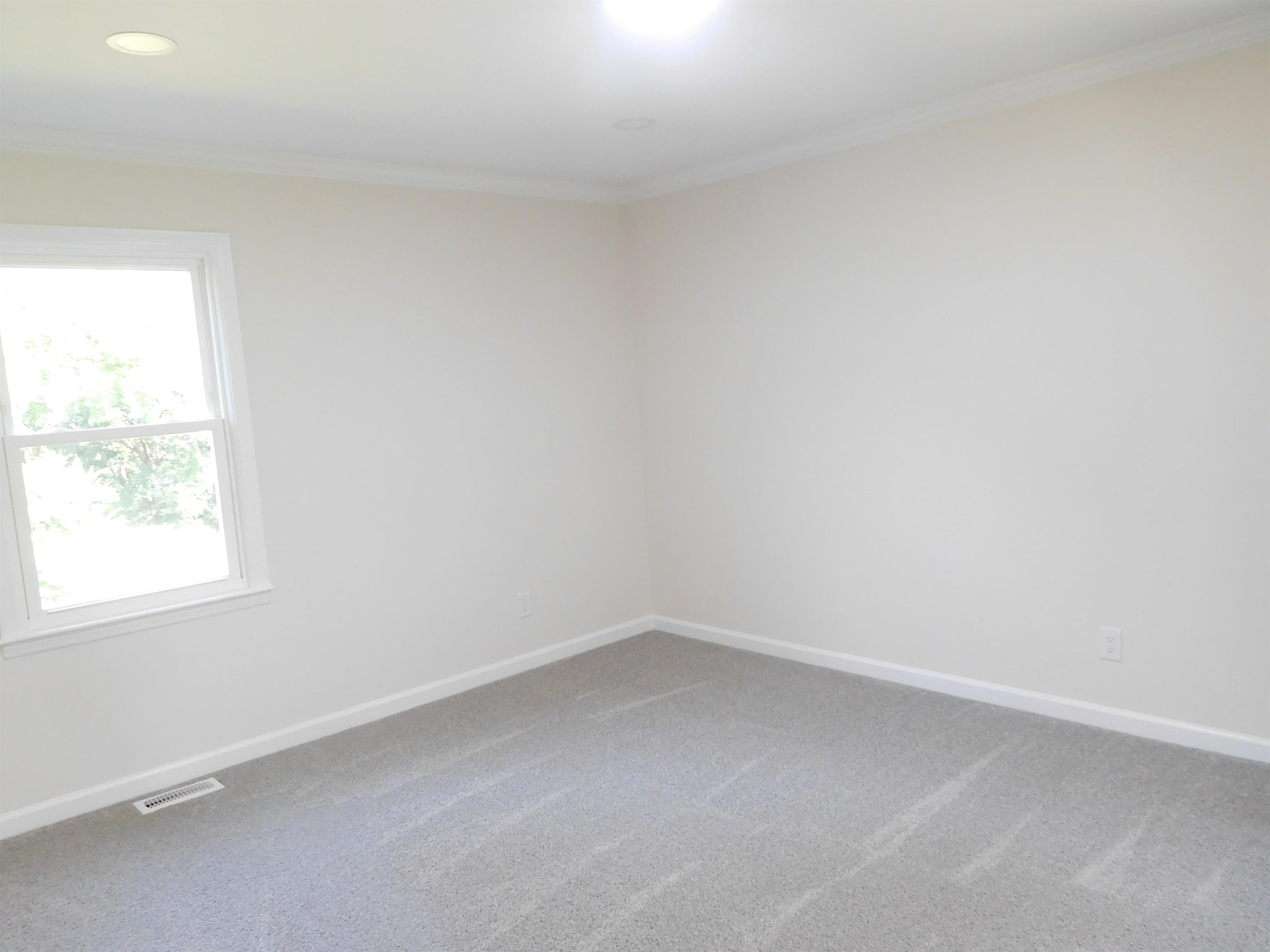 110 Cambridge Circle Circle Property Photo 17