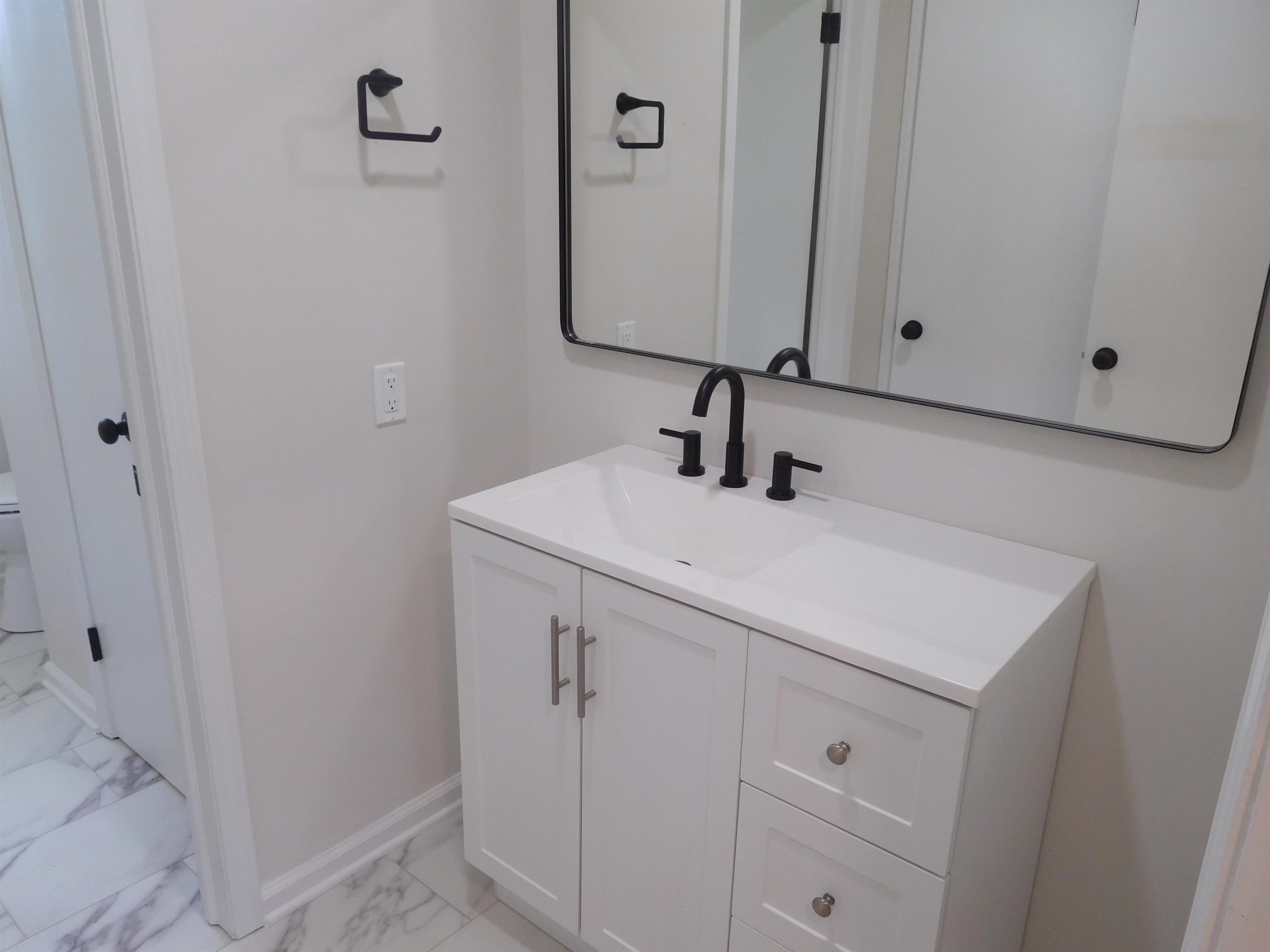 110 Cambridge Circle Circle Property Photo 18
