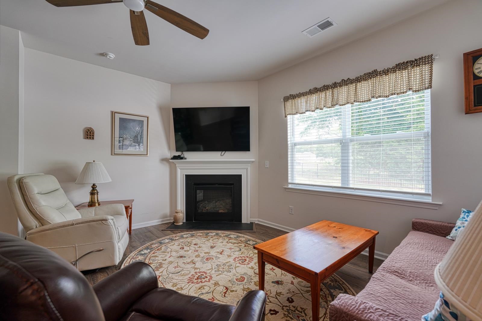 1239 Lynton Lane Property Photo 10