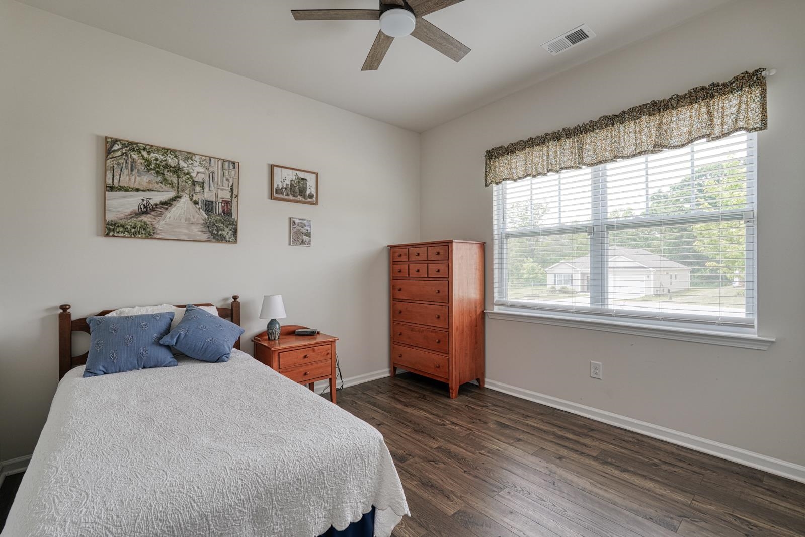 1239 Lynton Lane Property Photo 18