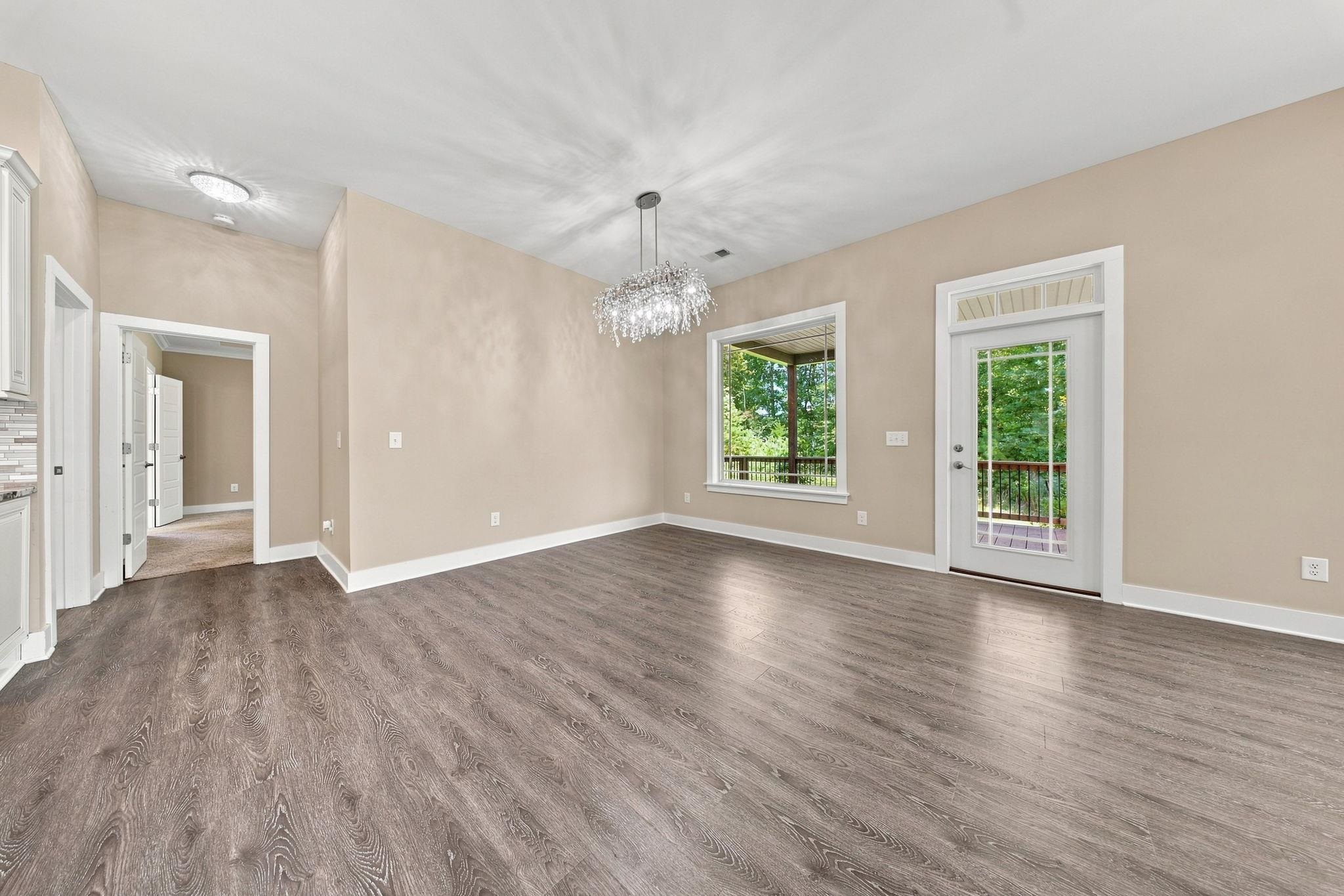 527 S Fredrick Way Property Photo 8