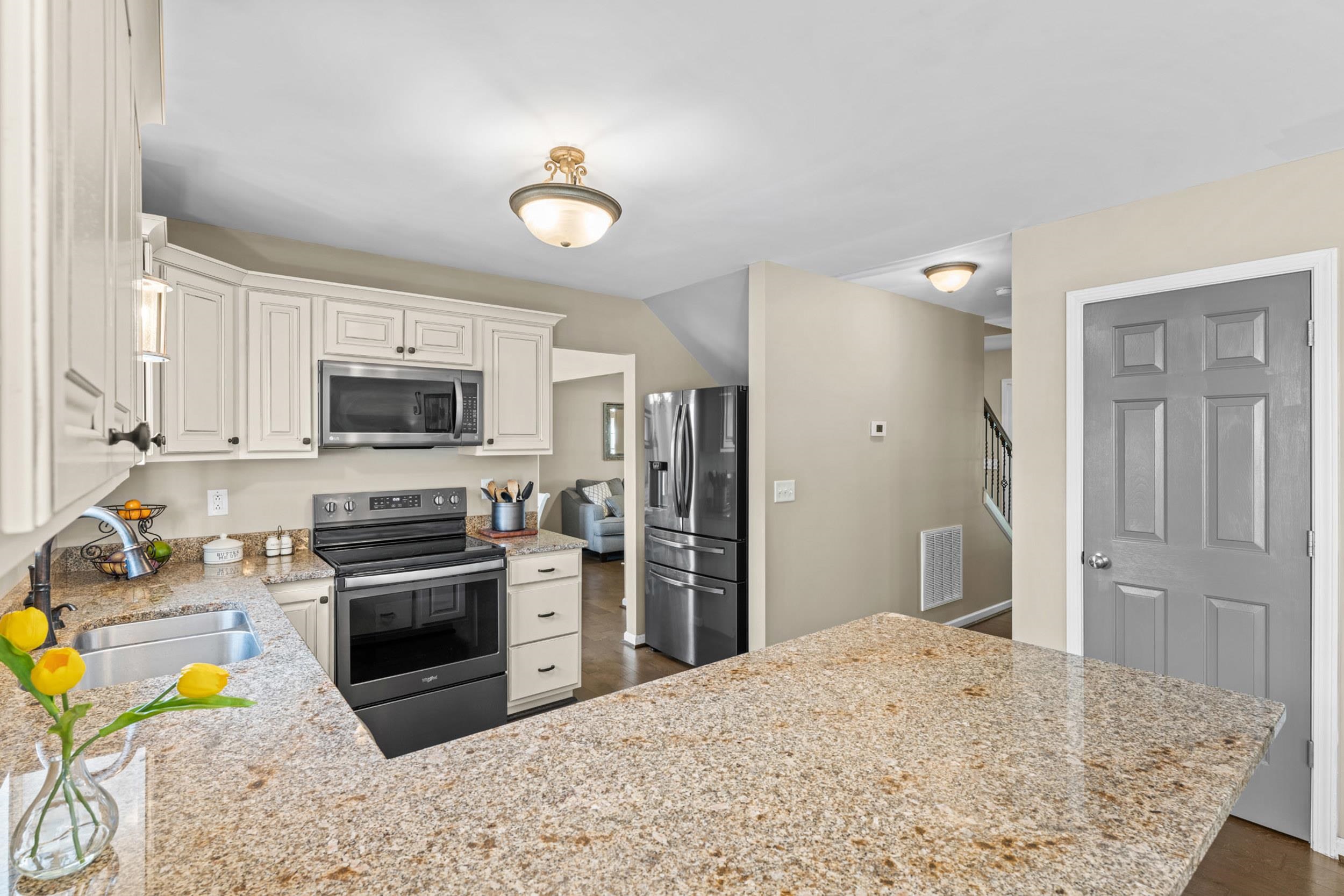 705 Canton Court Property Photo 8