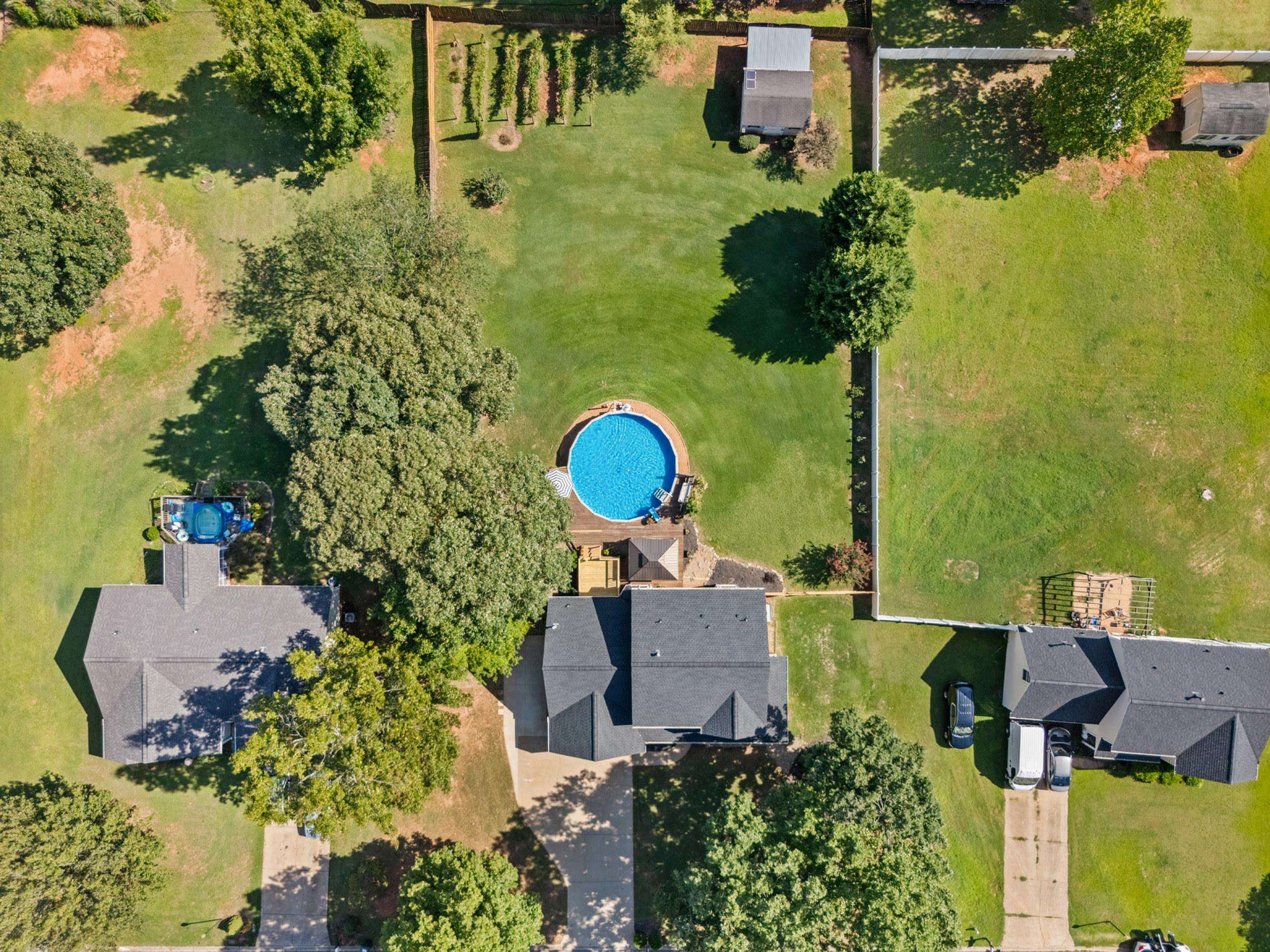 705 Canton Court Property Photo 33