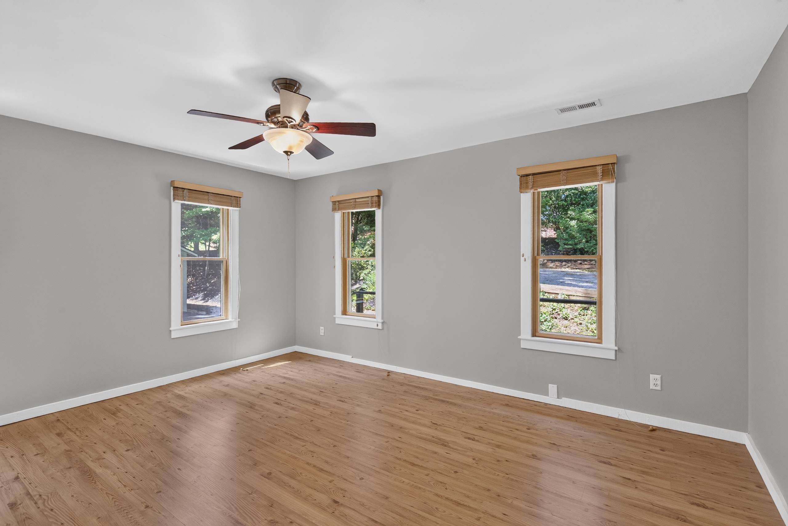 187 Caledonia Rd Property Photo 17