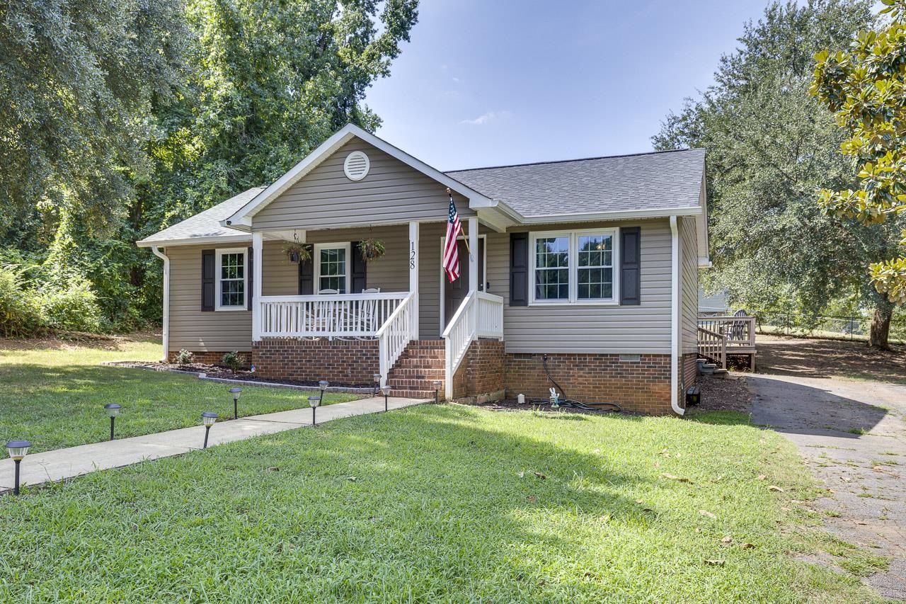 128 Keltner Circle Property Photo 3