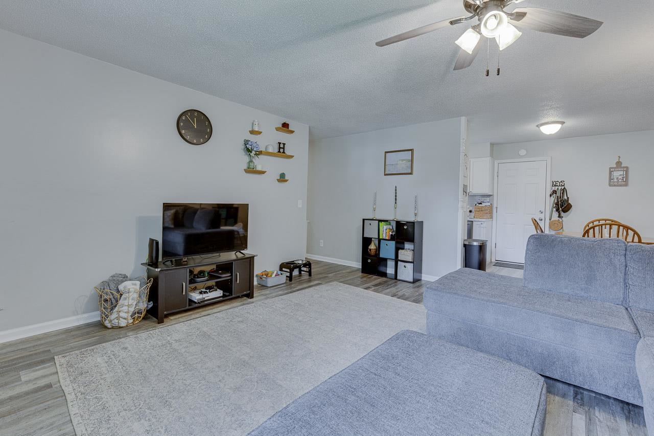 128 Keltner Circle Property Photo 6