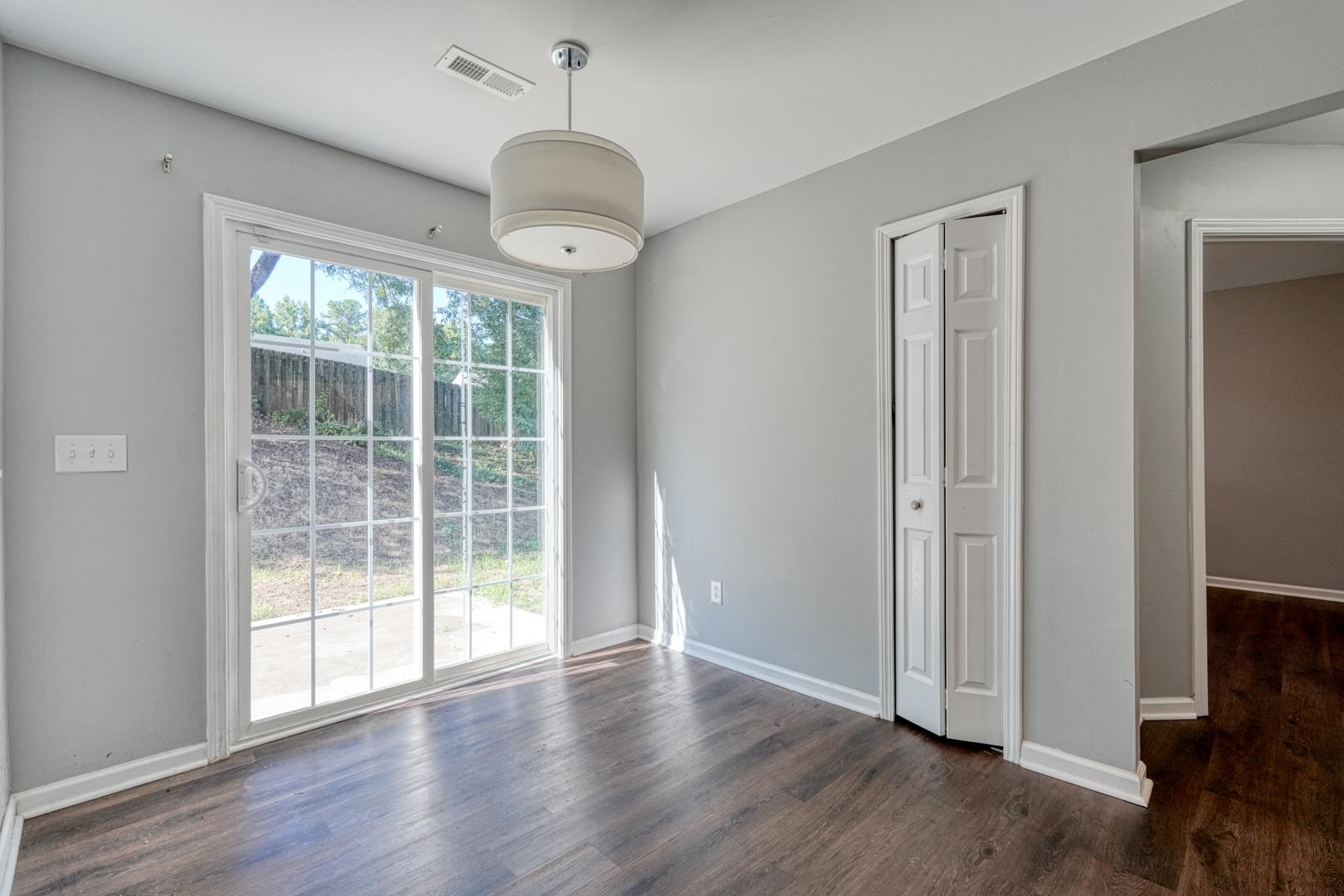 713 Bent Hollow Court Property Photo 9
