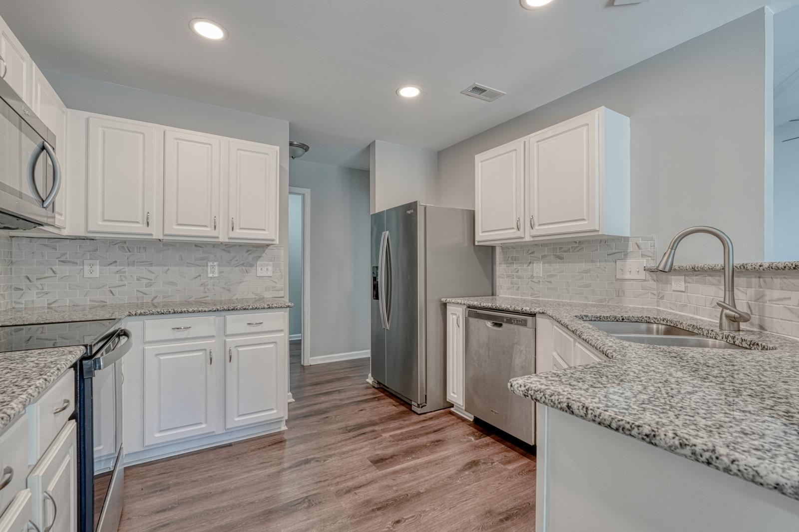 713 Bent Hollow Court Property Photo 12