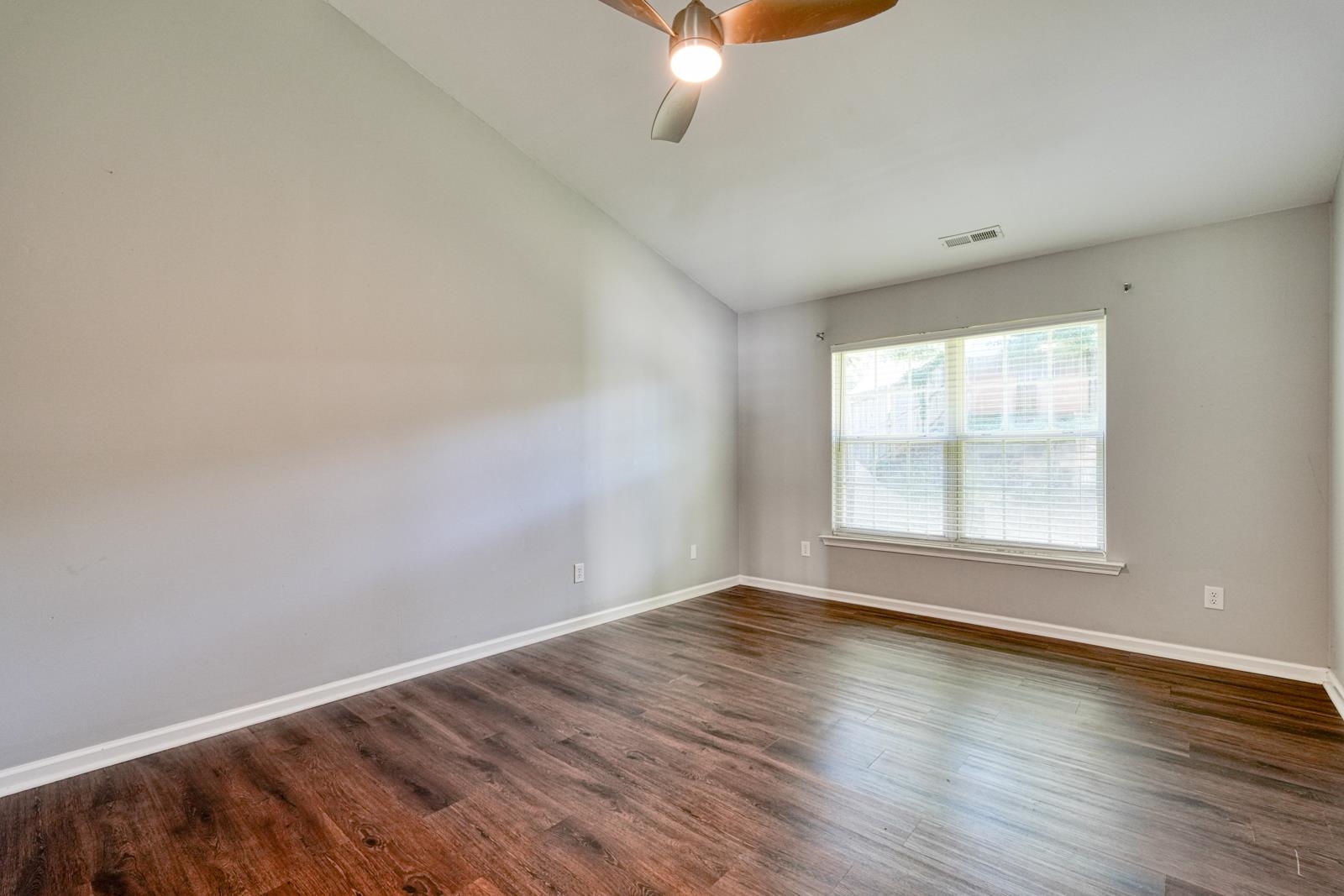 713 Bent Hollow Court Property Photo 15