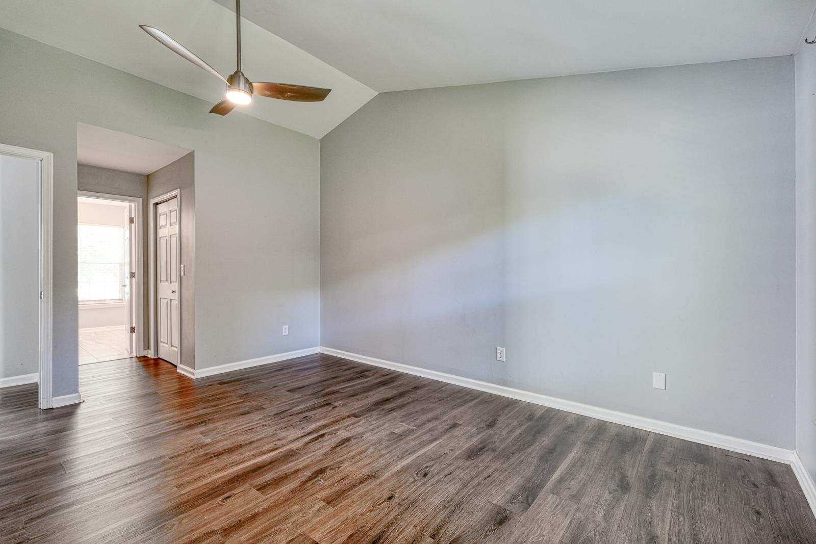 713 Bent Hollow Court Property Photo 16