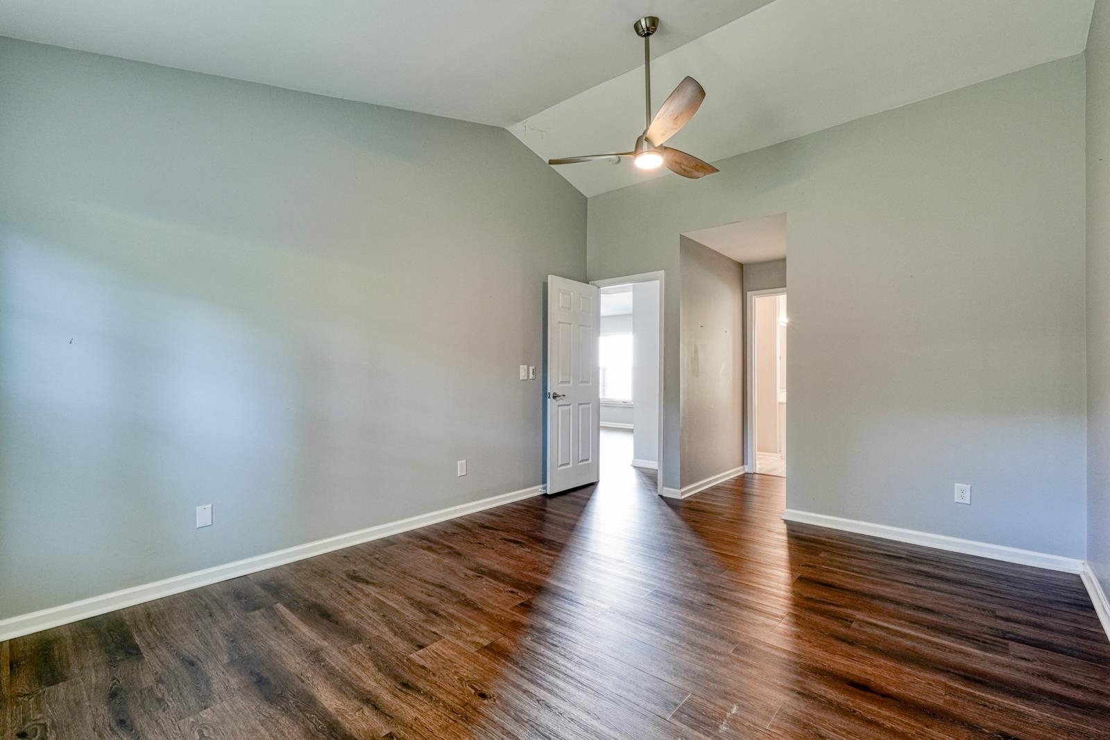 713 Bent Hollow Court Property Photo 17