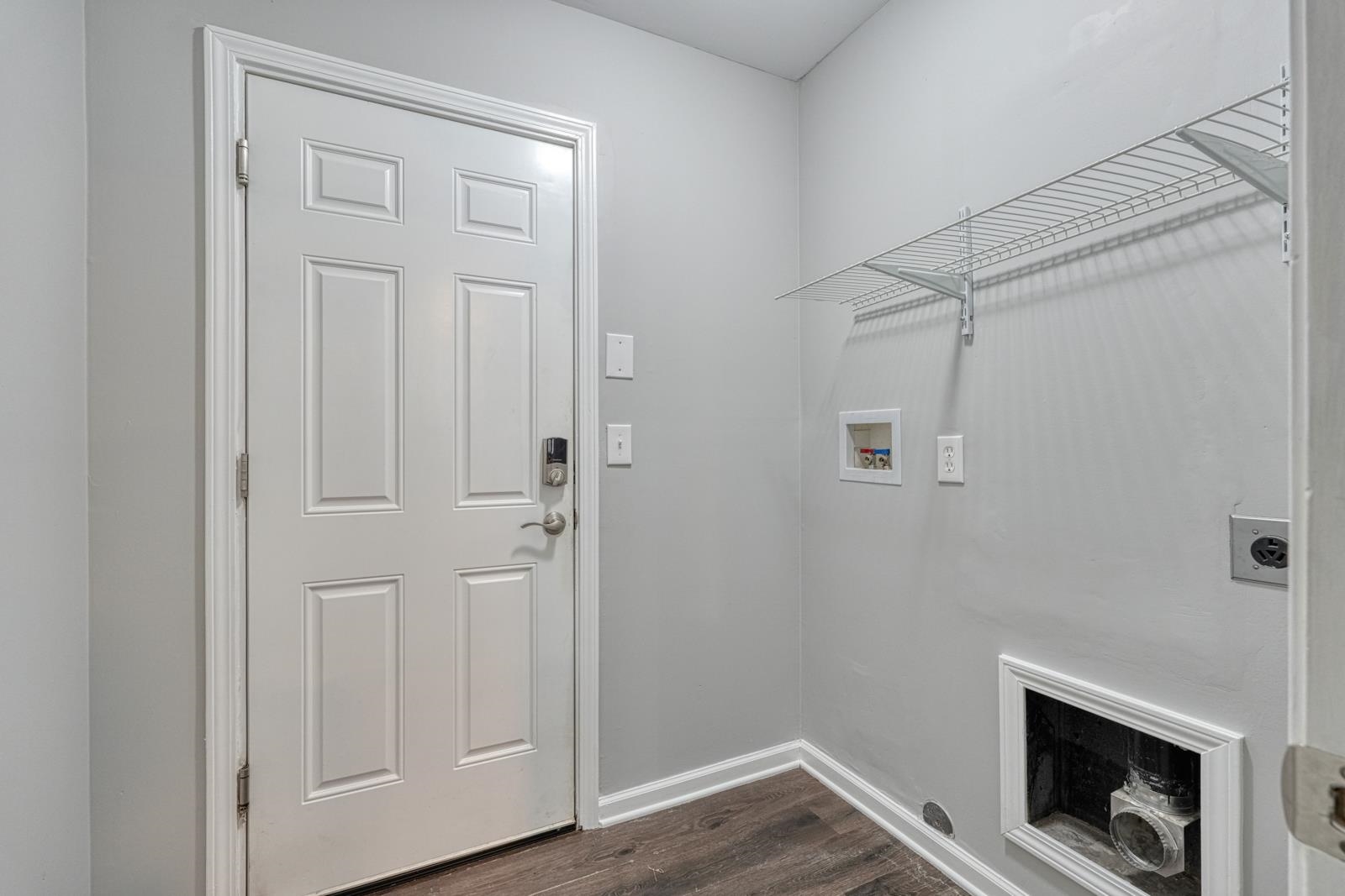 713 Bent Hollow Court Property Photo 20