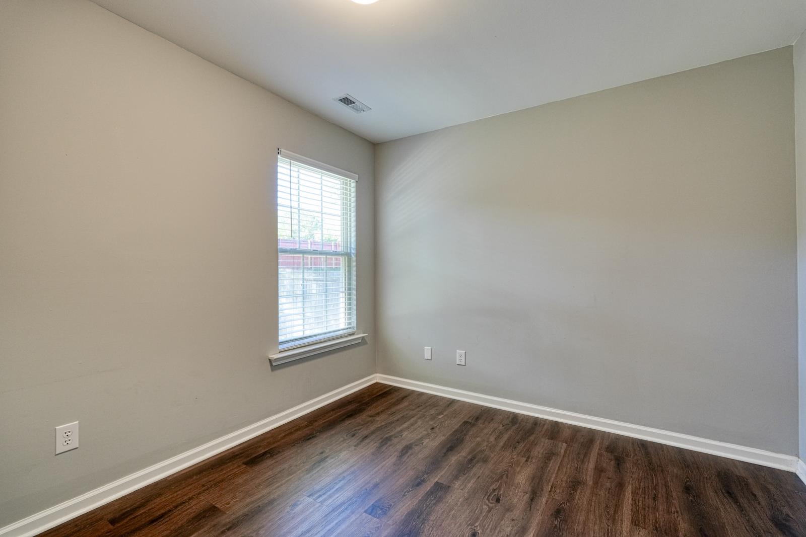 713 Bent Hollow Court Property Photo 21