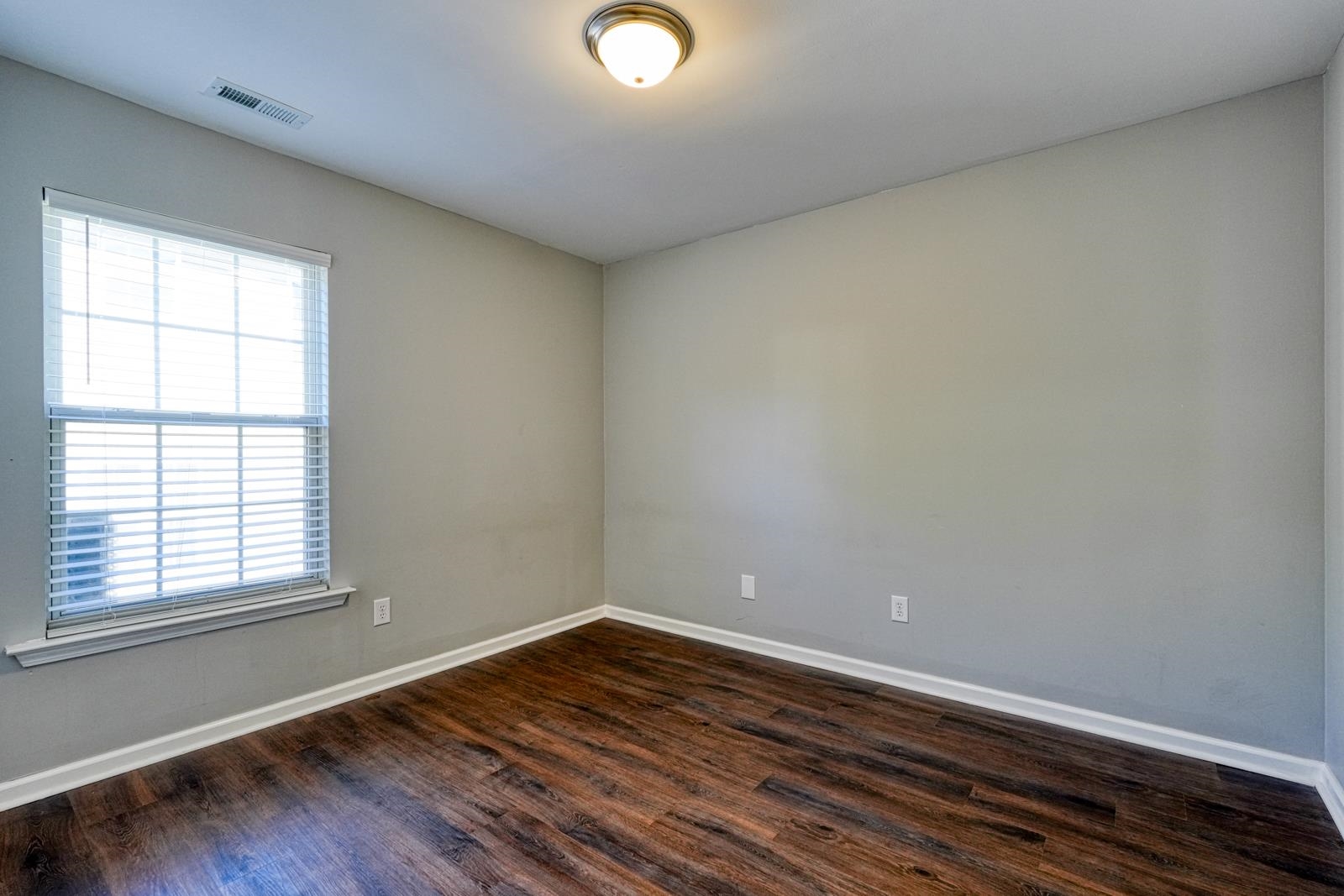 713 Bent Hollow Court Property Photo 24