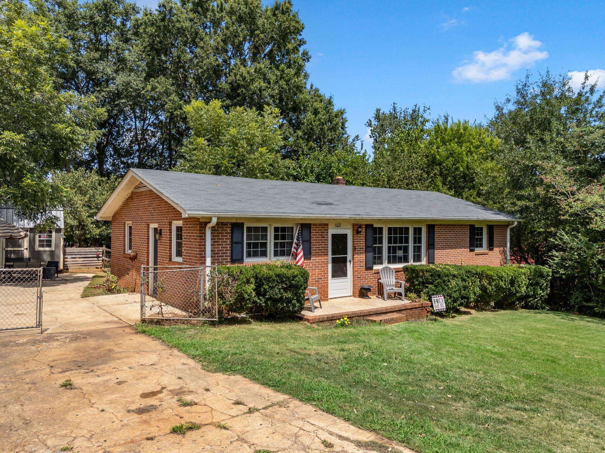 103 Sharon Drive Property Photo 2