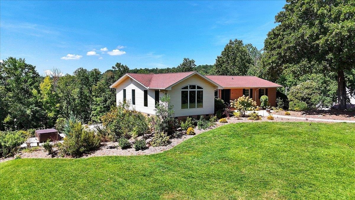 219 Fairview Drive Property Photo 2