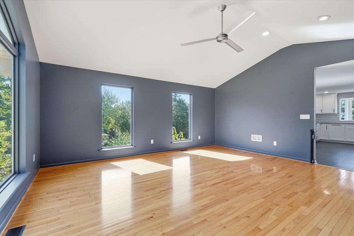 219 Fairview Drive Property Photo 4