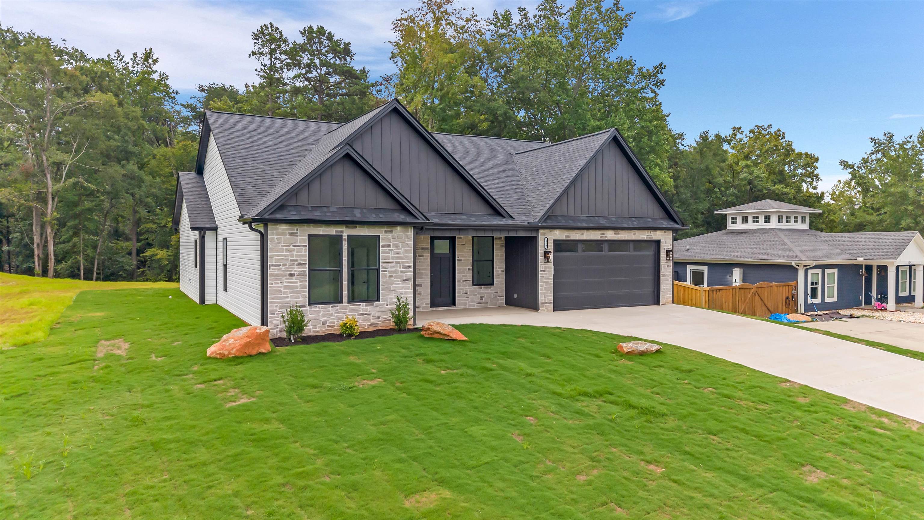 169 Lakeshore Drive Property Photo 4