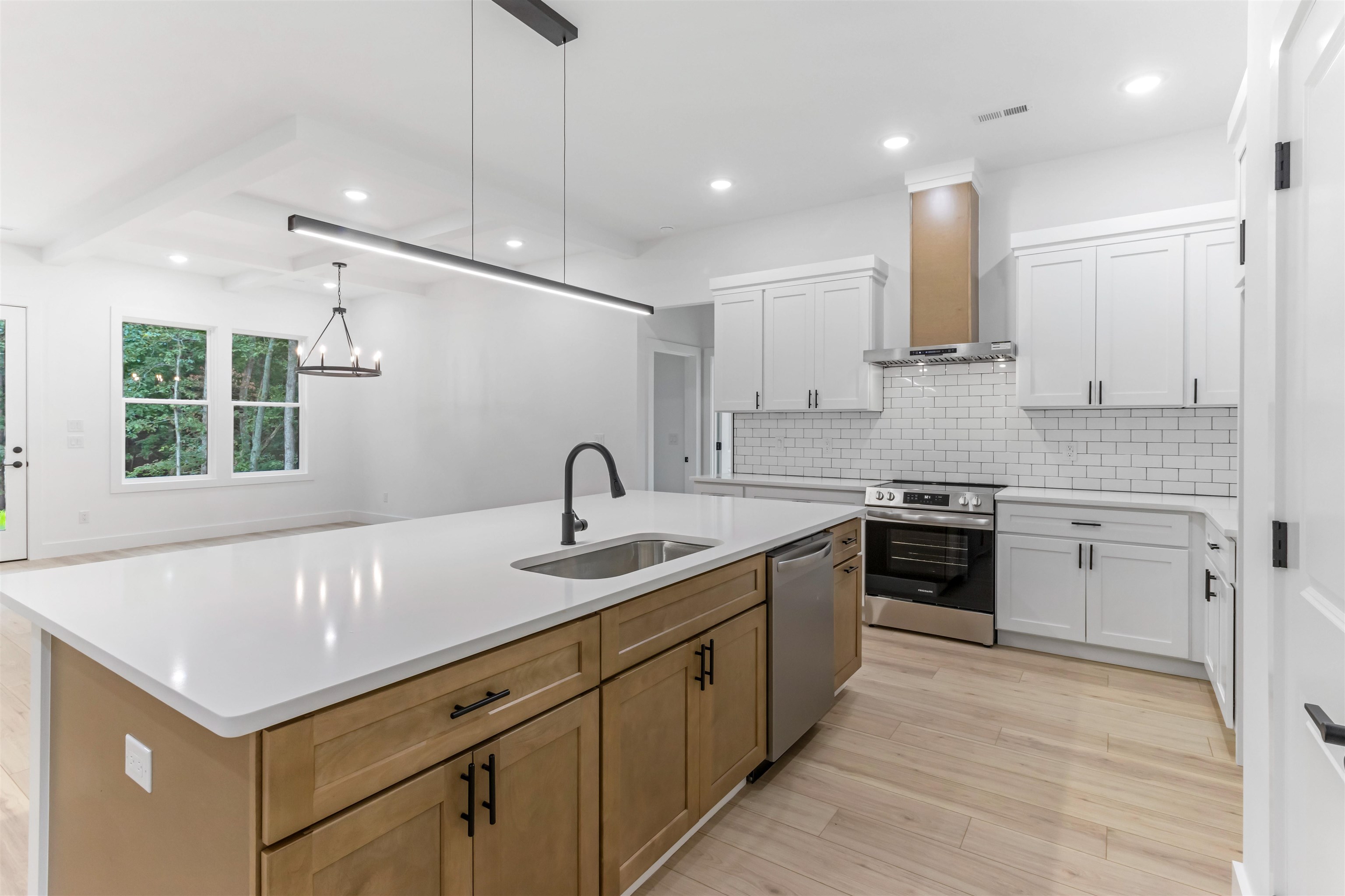 169 Lakeshore Drive Property Photo 8